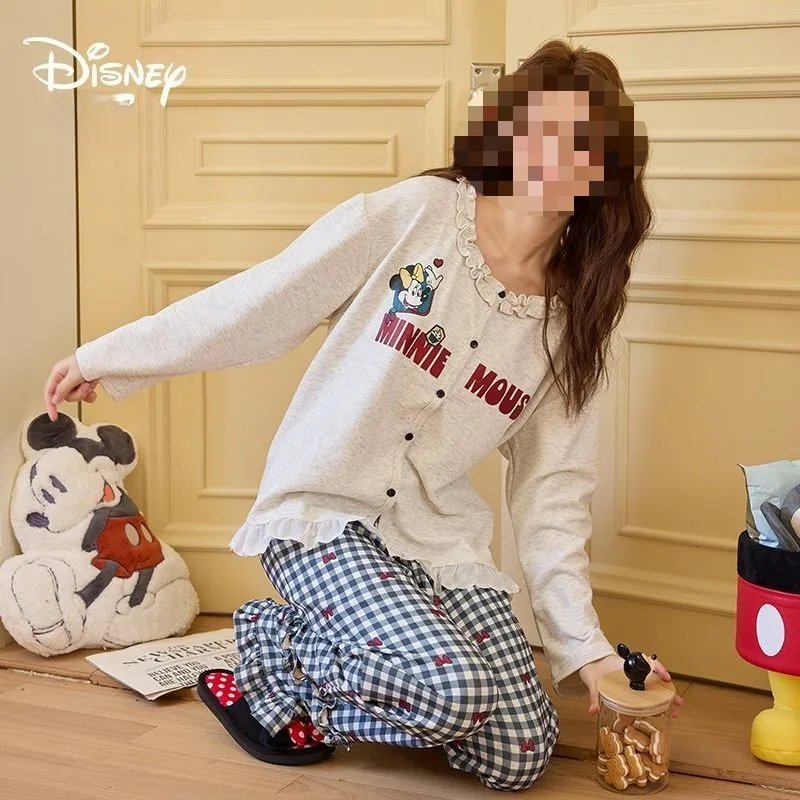 

Disney-themed cute cartoon Mickey new stylish and playful women's pajamas, autumn and winter comfortable and warm homewear set