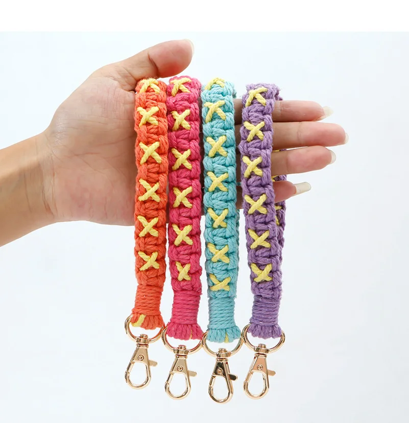 1Pc Trendy Color Woven Wrist Strap Keychain Handcrafted Pastoral Style Handcrafted Lost-Proof Key Chain Bohemian Bag Pendant