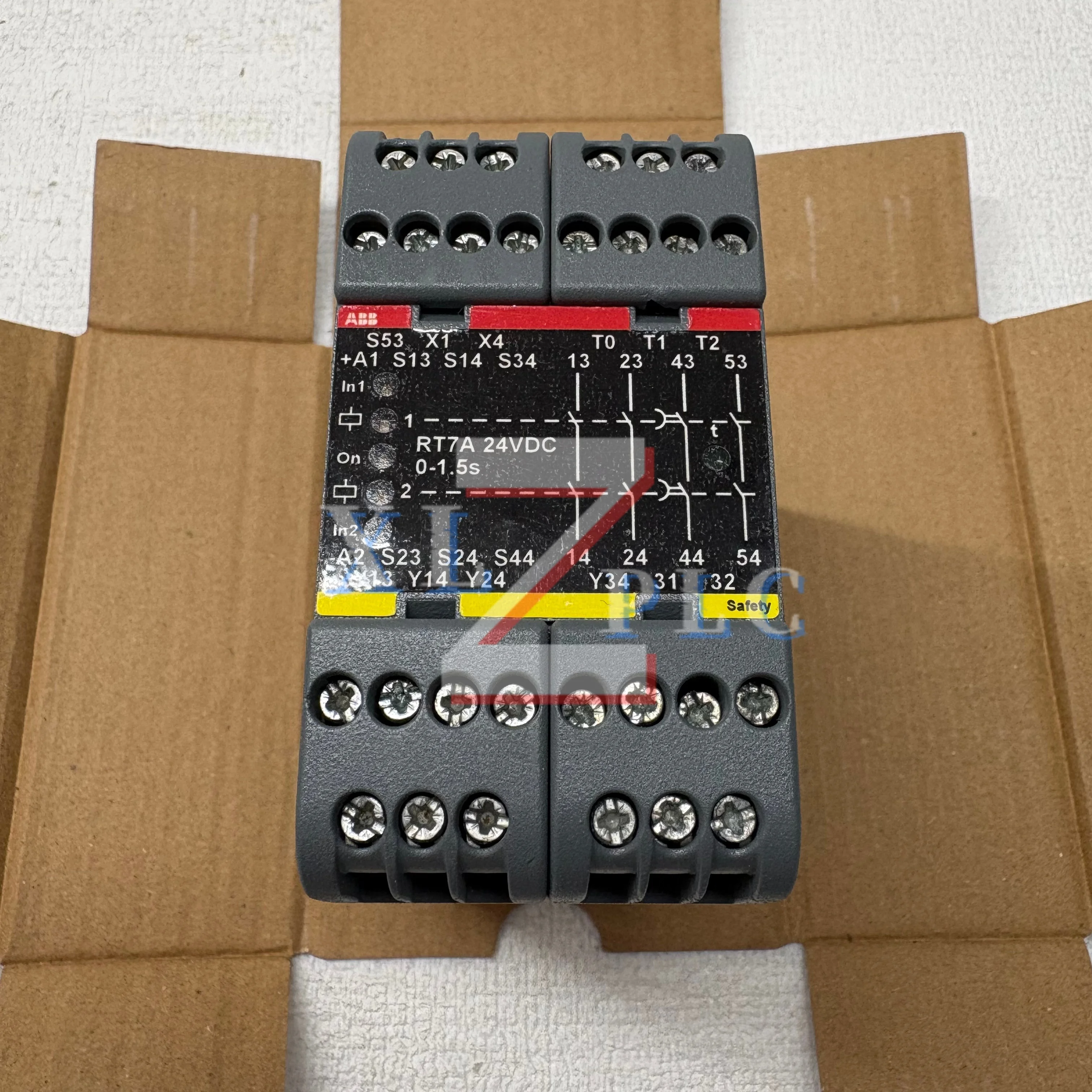 New Original 2TLA010028R2000 RT7A Safety Relay