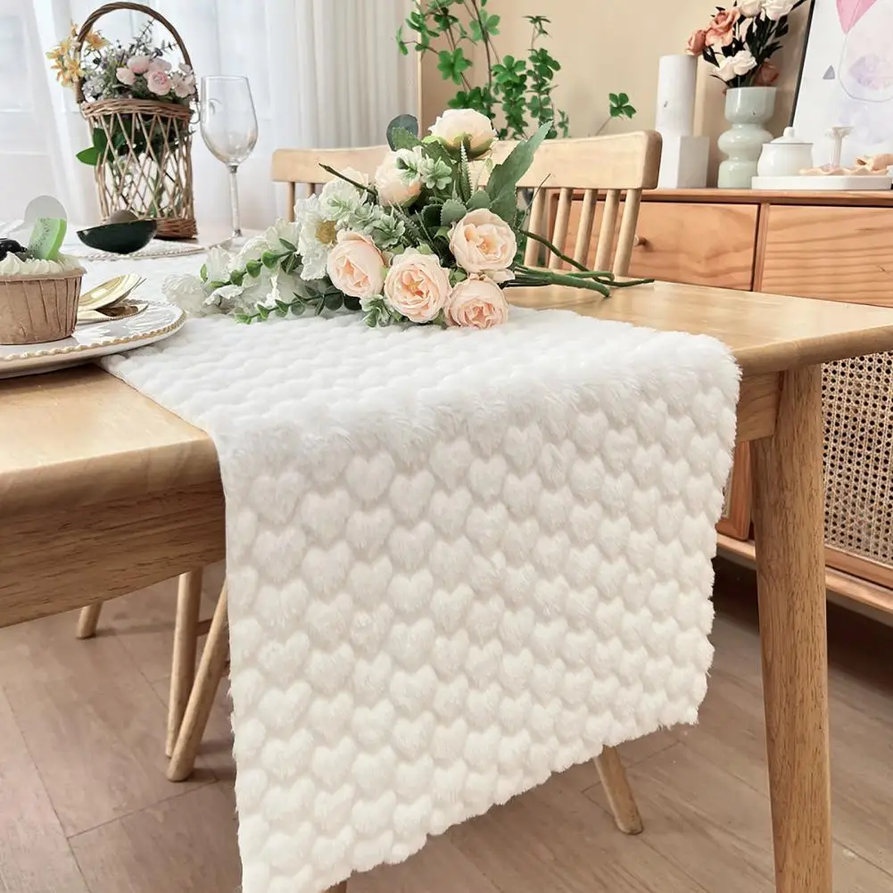 Three-dimensional Flower Design Table Runner Valentine Day Table Decor Valentine’s Day Table Runner Heart Design 3d Simulated