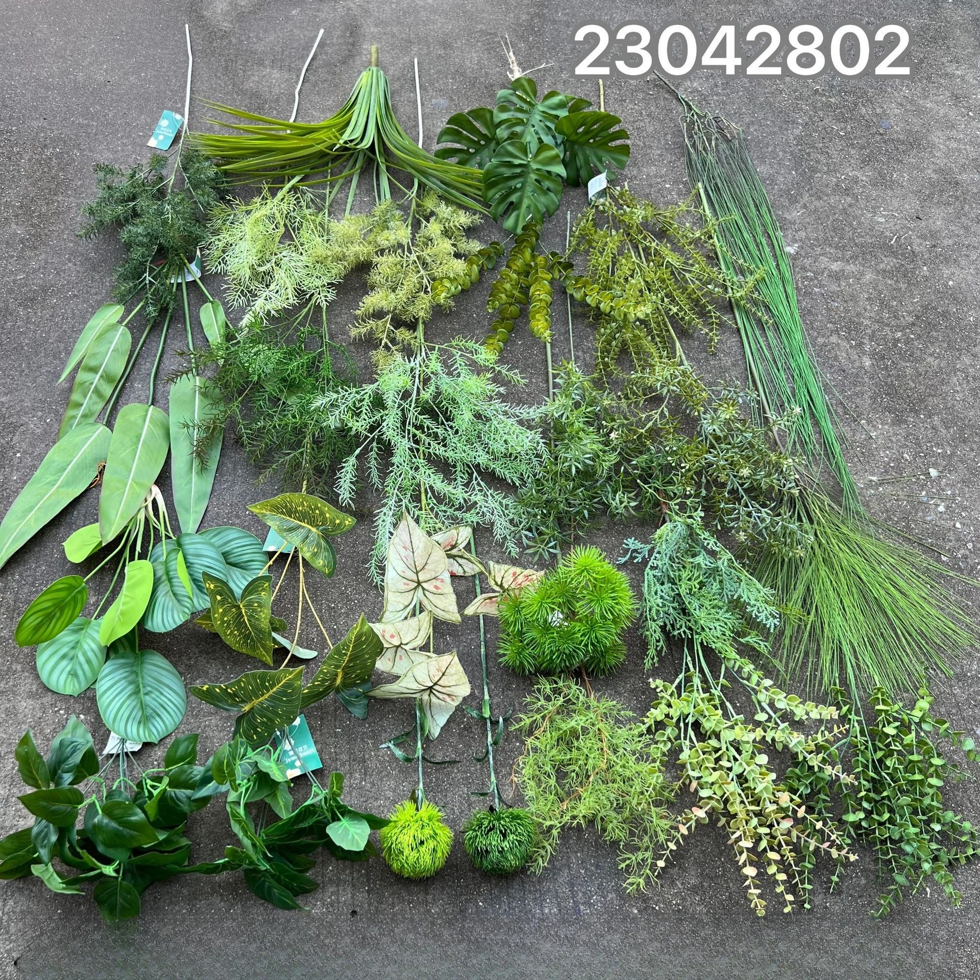 

New simulated green plants green Persian leaves mint leaves pine needles wedding soft decoration artificial flowers wholesale