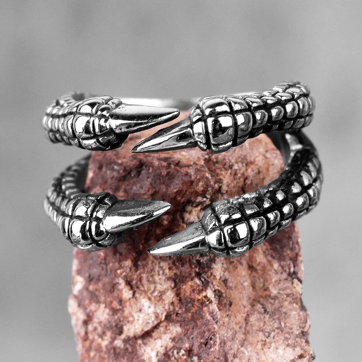 Stainless Steel Men Rings Dragon Claw Personality Punk Rock Hip Hop for Biker Male Boyfriend Jewelry Creativity Gift Wholesale