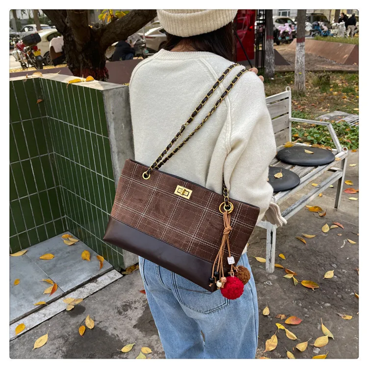 

2025 Fall Winter Checkered Grained Leather Tote Bag - Large Capacity Chain 3-in-1 Underarm Shoulder Crossbody for Women