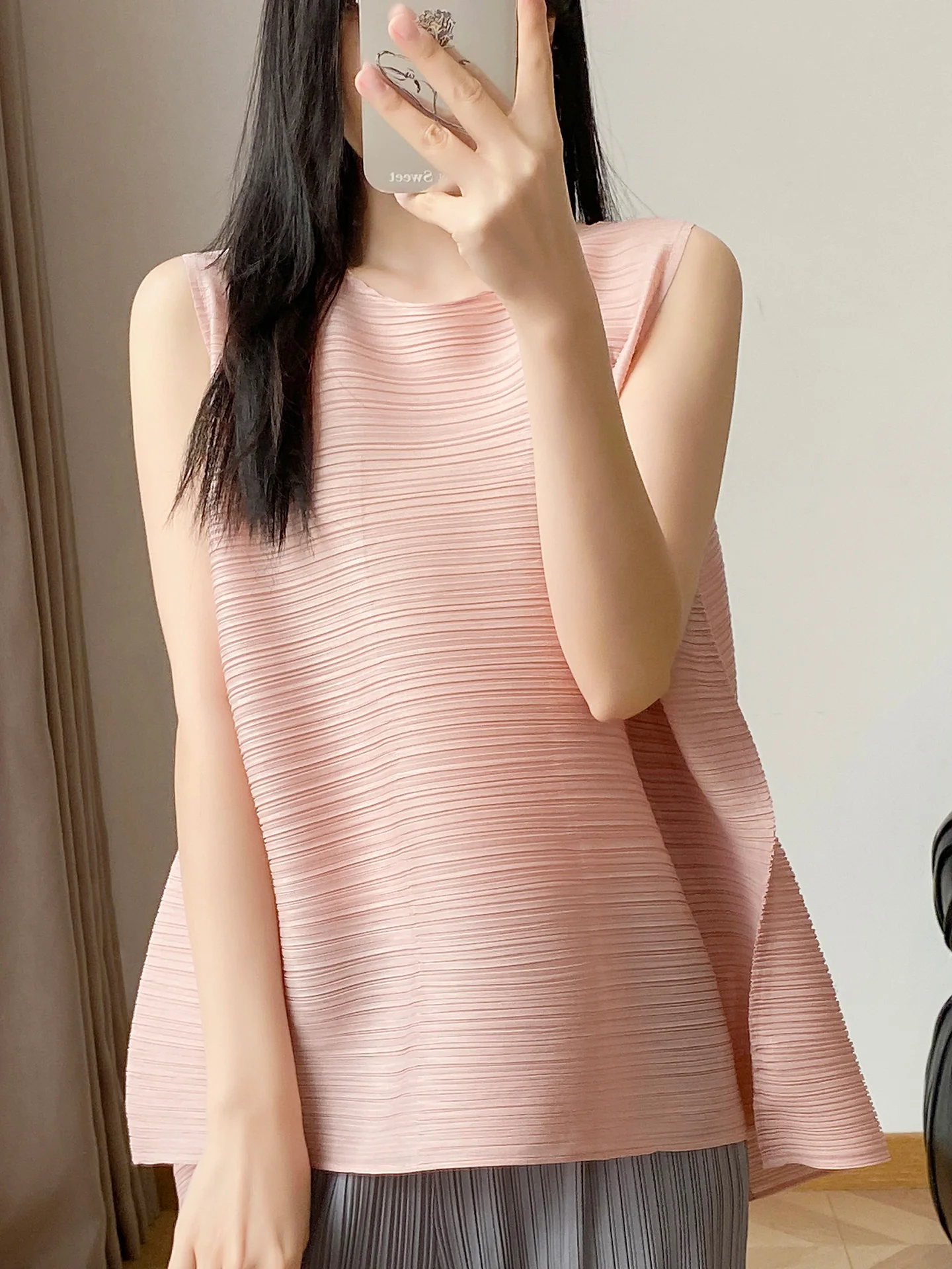 Loose Fit Sleeveless round Neck T-Shirt Casual Style Polyester Fiber Skin-Friendly Breathable Slimming Design Sensation Top