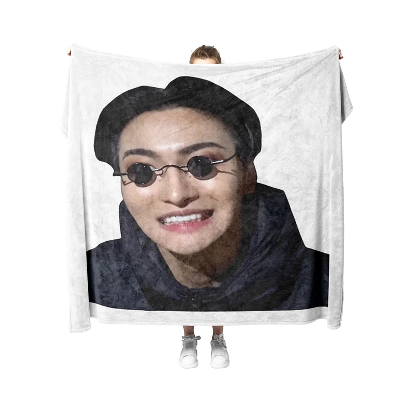 

Aertemisi Smiling Seonghwa Meme Pet Blanket for Small Medium Large Dog Cat Puppy Kitten Couch Sofa Decor