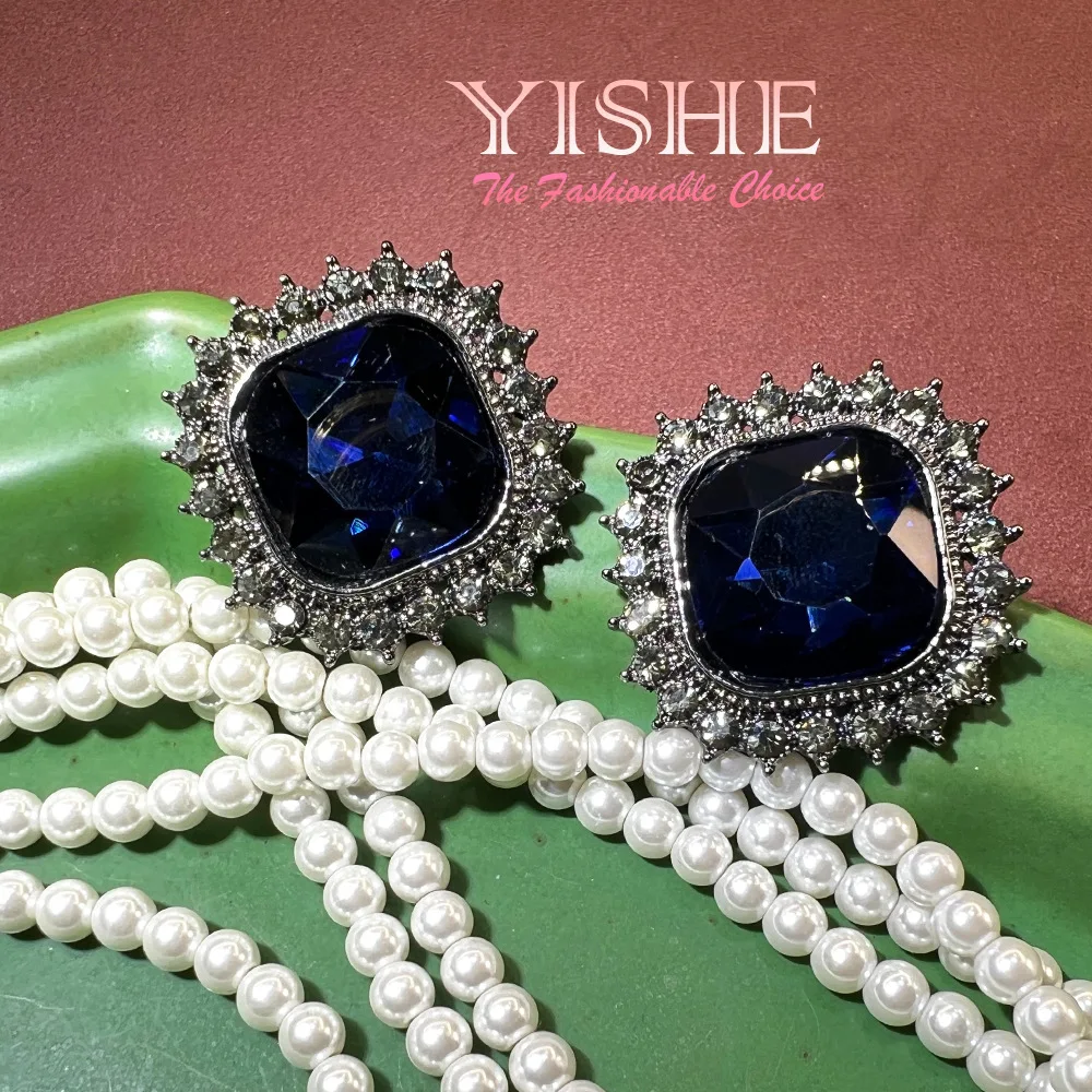 Original Paris catwalk model cut sapphire stud earrings vintage micro-diamond high-end exquisite sexy earrings batch