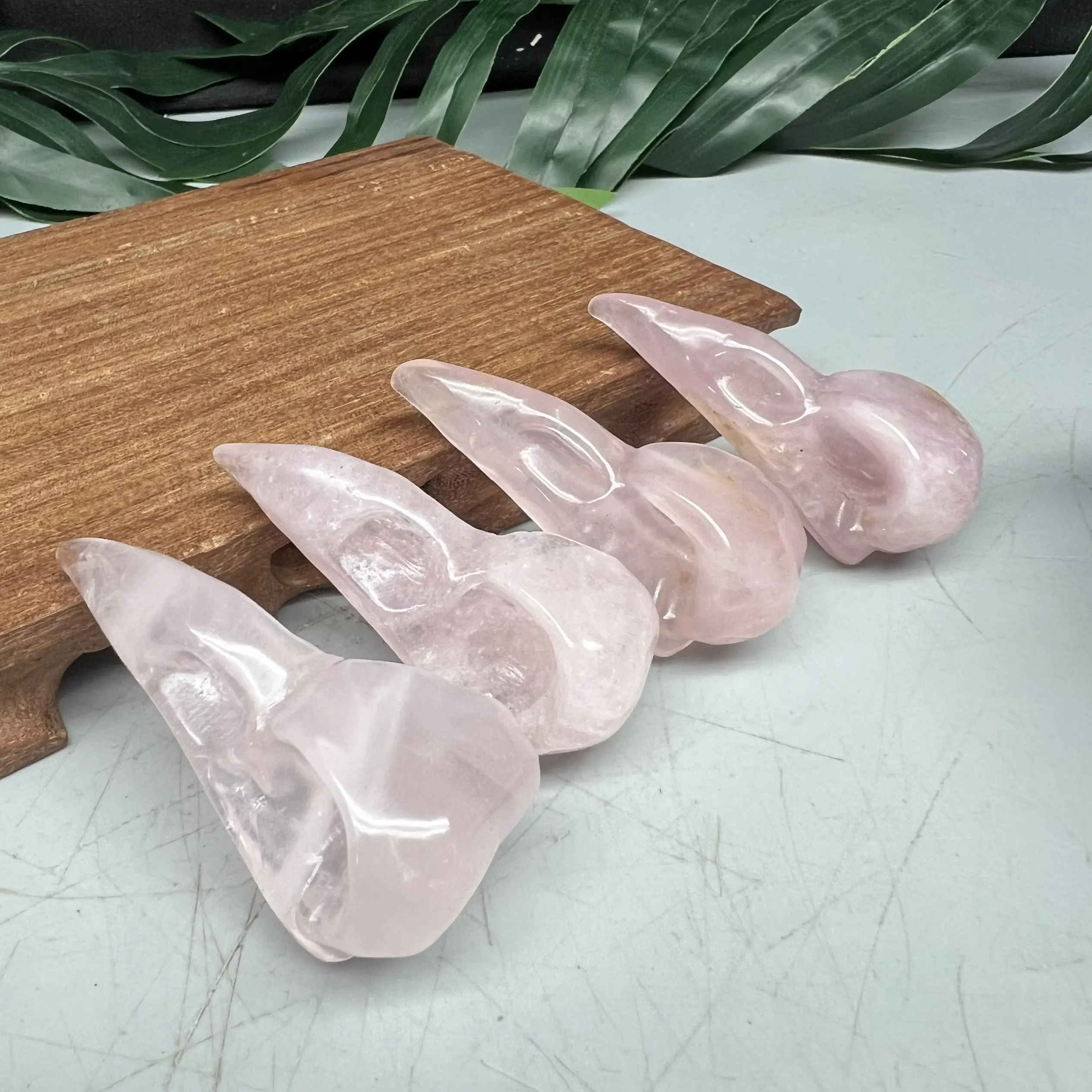 Pink cool bird skull shaped crystal ornament, rose quartz raven skull carving, creative decorative animal carving