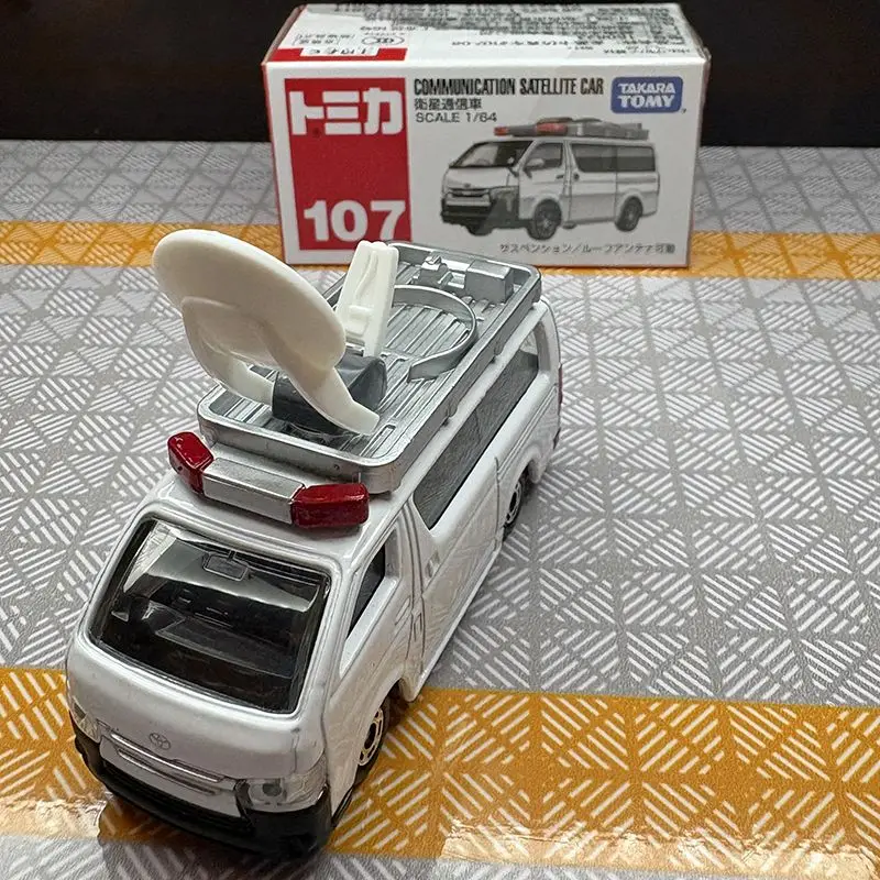 

TAKARA TOMY TOMICA Red White Box 107 Toyota Hiace Satellite Communication Alloy Car Model