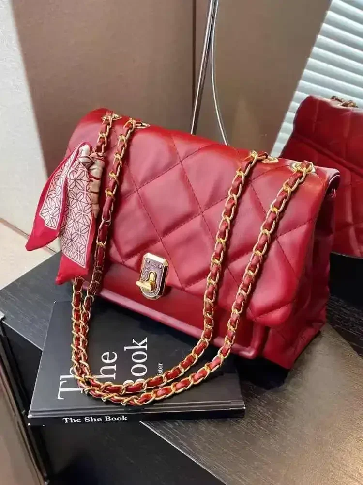 

Light Luxury Elegant Red Plaid Chains Shoulder Bag High Quality Fashion Girls 2024 New Crossbody Bag Large Capacity Commuter Bag