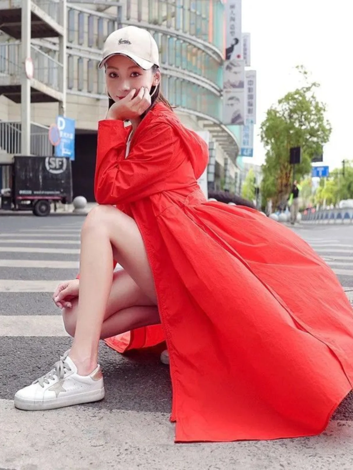 ملابس نسائية طويلة خفيفة الوزن قابلة للتنفس للحماية من الأشعة فوق البنفسجية، معطف صيفي عصري فضفاض بنمط خيالي رقيق ومسامي للحم...