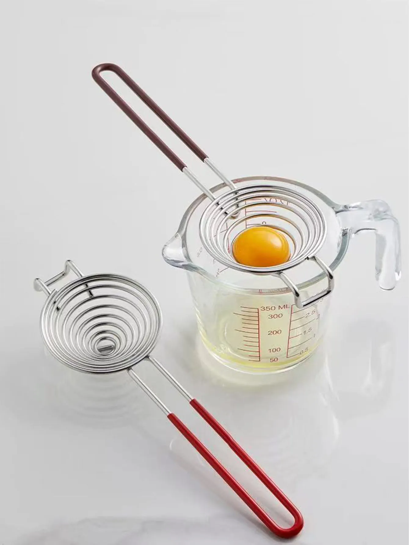 Egg White and Yolk Separator Stainless Steel Household Egg White and Egg Liquid Separation Filter Egg Separator 1Pcs