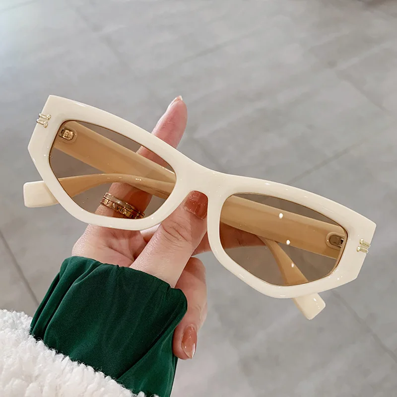 JNPCXI Cool Cat Eye Beige Sunglasses Women Men Brand Design Vintage Sun Glasses for Women Unique Flat Top Eyewear Shades UV400