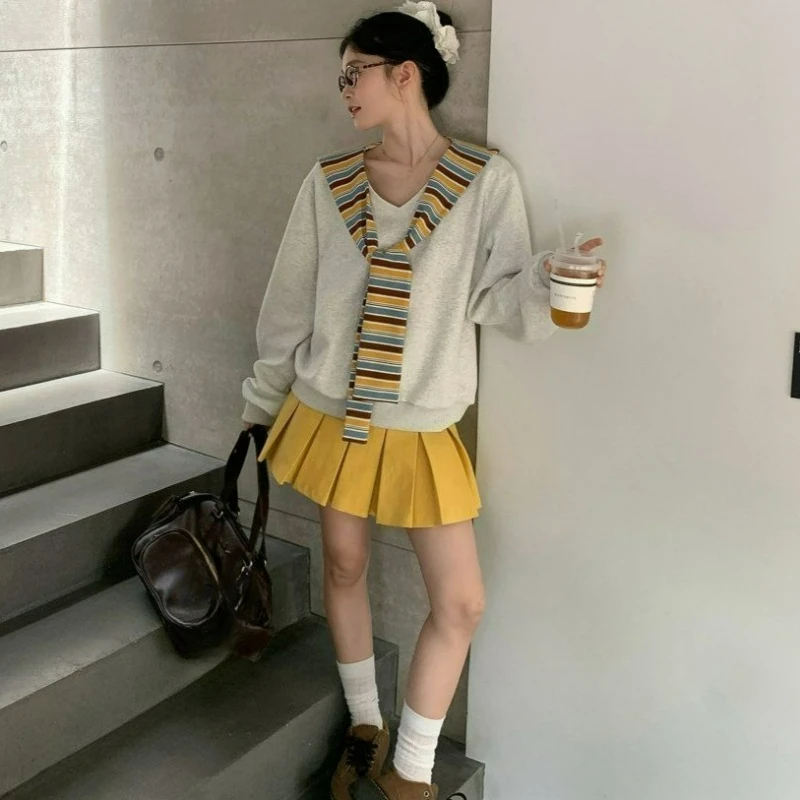 

2026 Spring/Autumn Korean Laid-back Style New Fashion Design V-neck Striped Shawl Faux Two-piece Hoodie Women's Long-sleeved Top