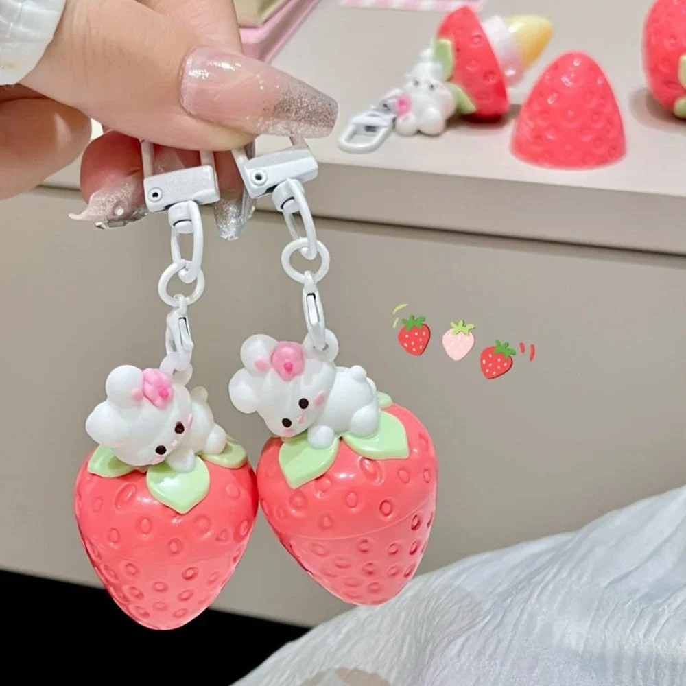 Leuke Aardbeienlippenstift Hydraterend en hydraterend Water verwijderen van dode huid Mannelijke en vrouwelijke studentenfeestlippenstift Kleurloos