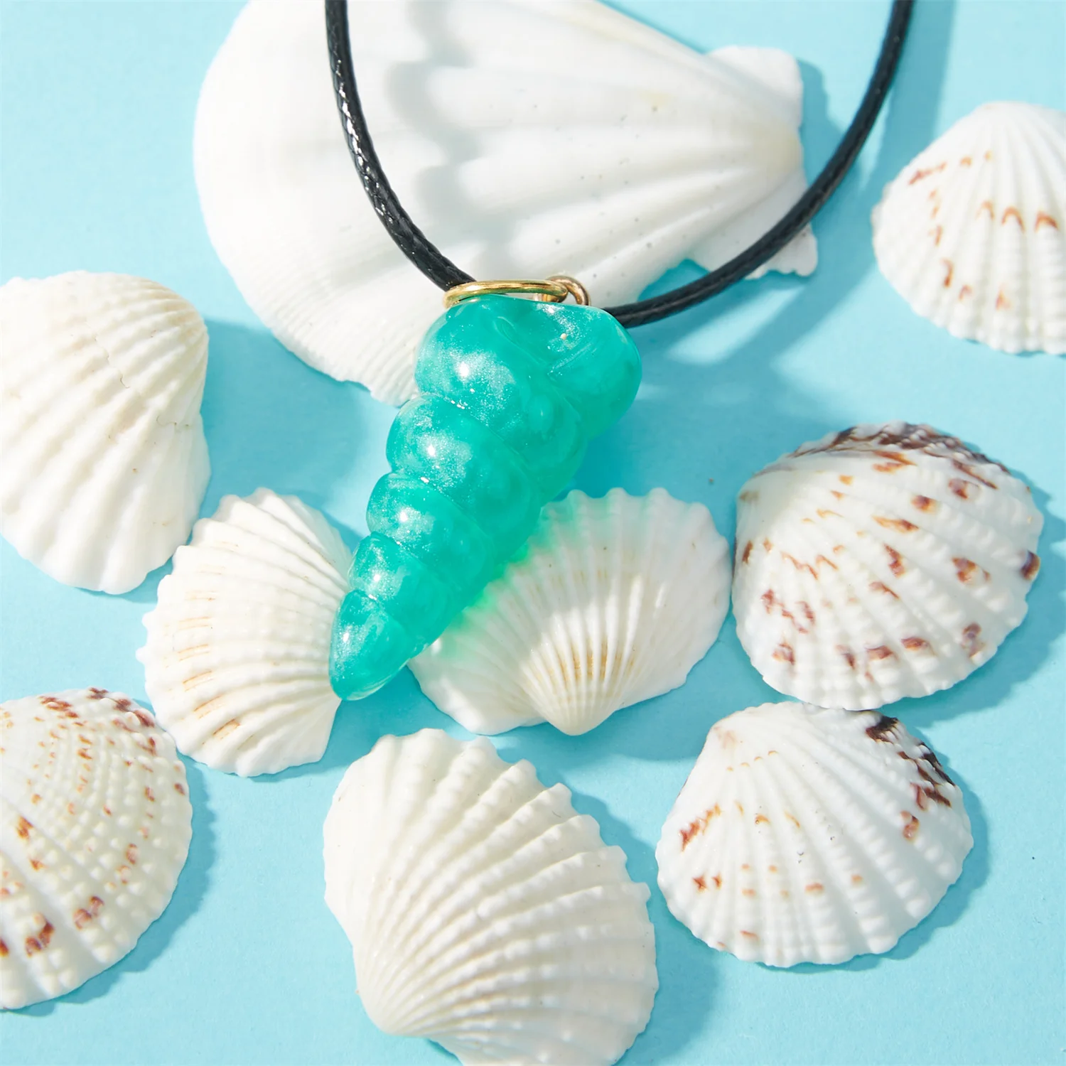 Stardew And The Valley Conch Necklace Game same Exquisite shining Mermaid wedding Resin Pendant necklace Cosplay Jewelry