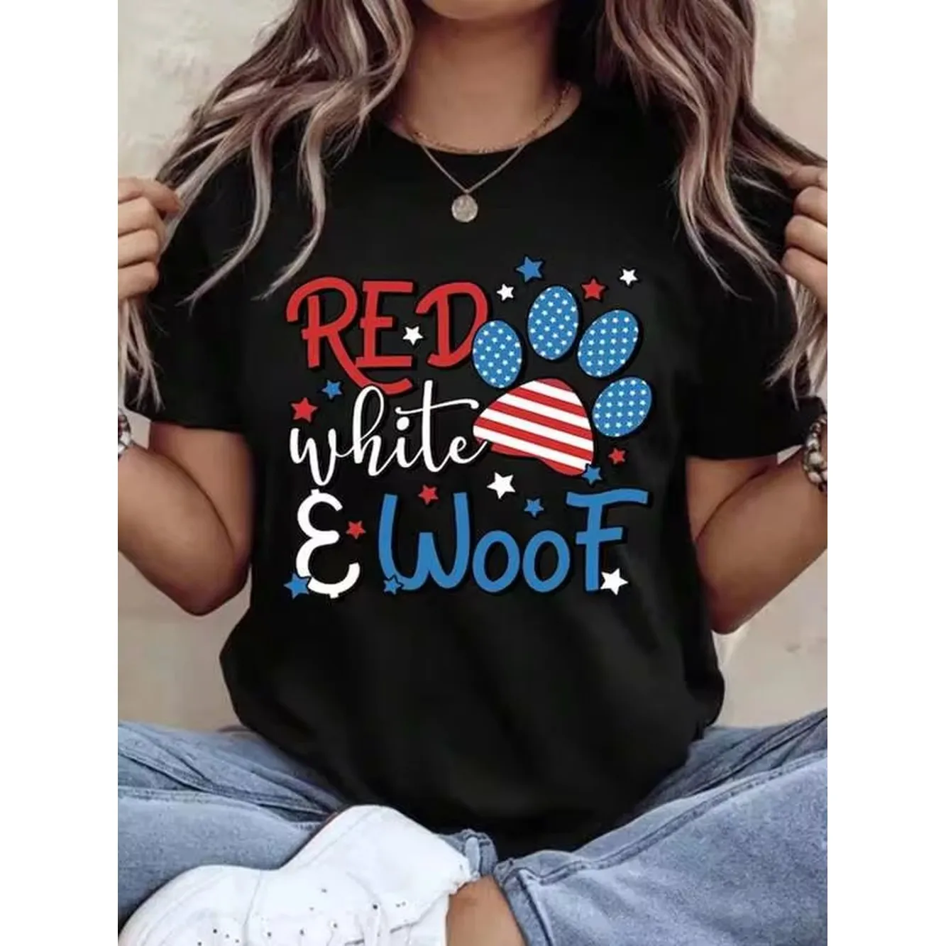 Red And Woof Patriotic Dog Paw Print T-Shirt For July 4th Independence Day Celebration Pet Lover Gift Women Casual Summer Top,220g