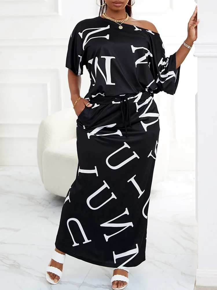 

Plus Size Letter Print Skew Neck T-shirt & Skirt Set