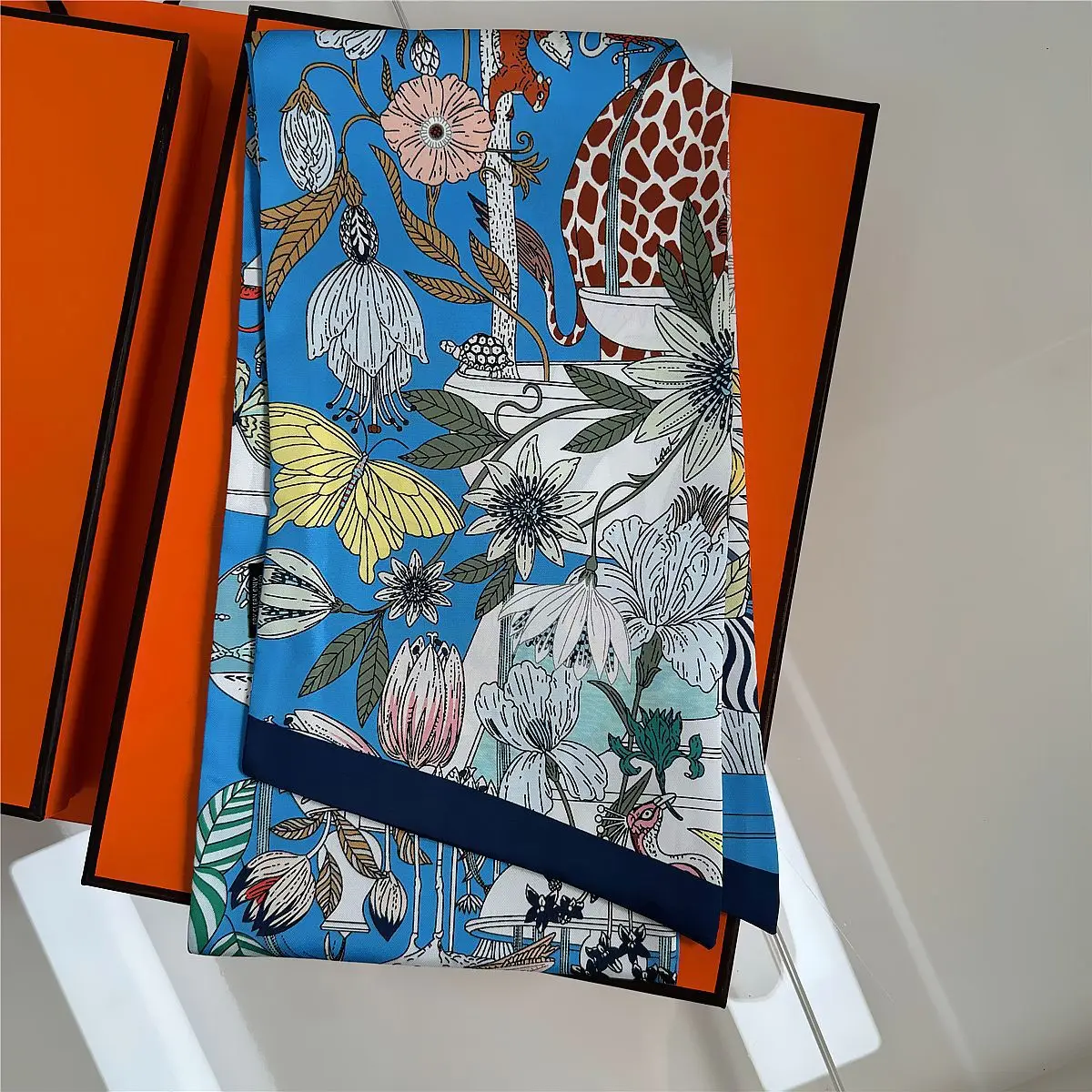 

2026 Hot French New Animal Park Giraffe Female Versatile Double-layer Printing Long Decorative Twill Scarf Headscarf Scarf Gift