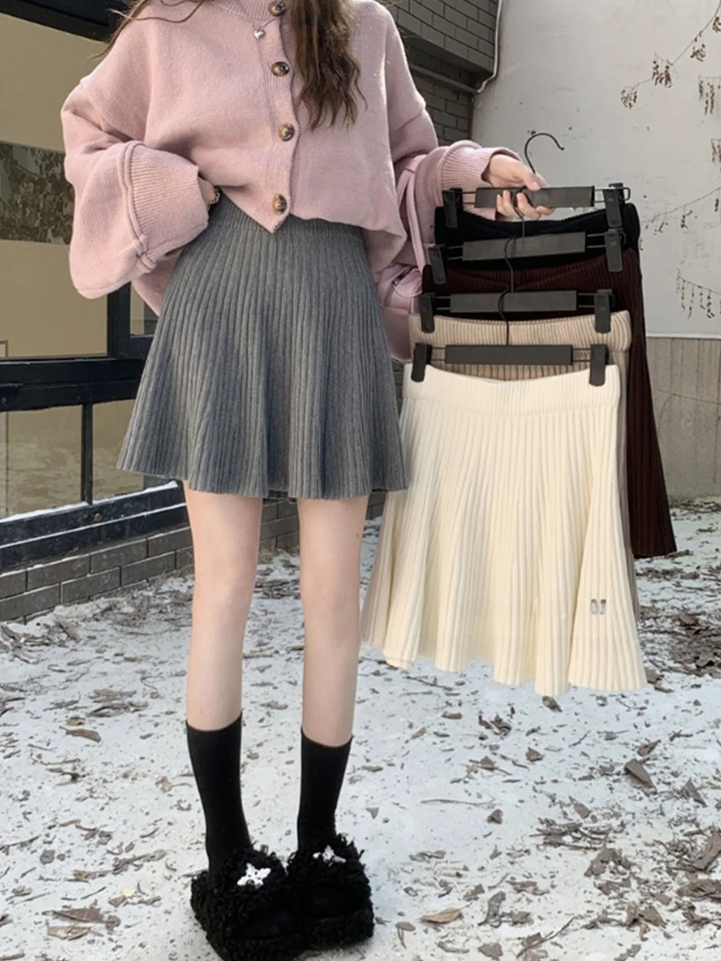 

Рекомендованная Эмили Клуд вязаная плиссированная юбка с высокой талией для женщин, осенне-зимняя, маленького размера, А-силуэт, короткая юбка