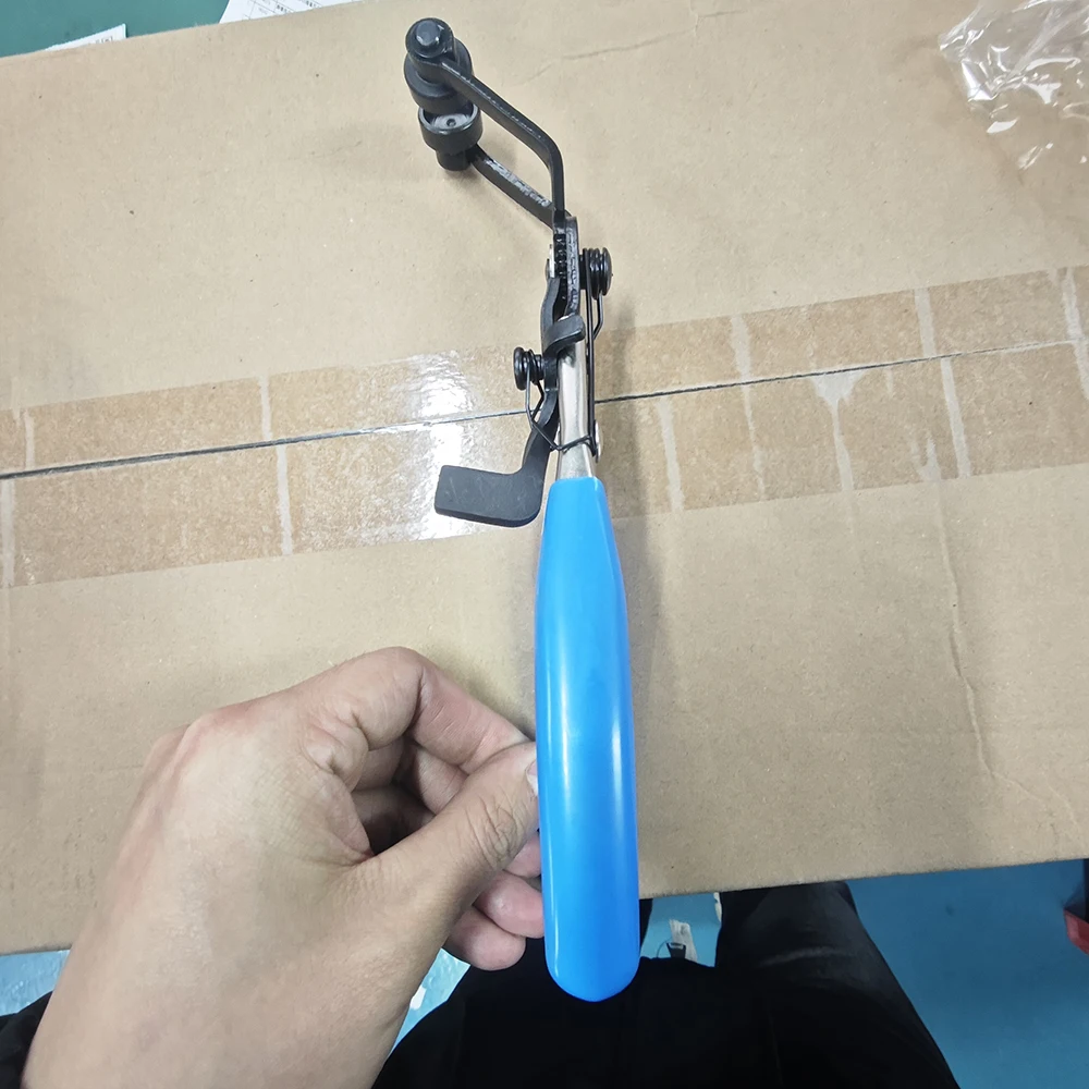45 ° Schlauchklemmzange für Automobile, Wasserrohrzange mit Schwenkbacken, Verriegelbare Auto-Schlauchklemmzange für Kraftstoff und Kühlmittel – Detail 5
