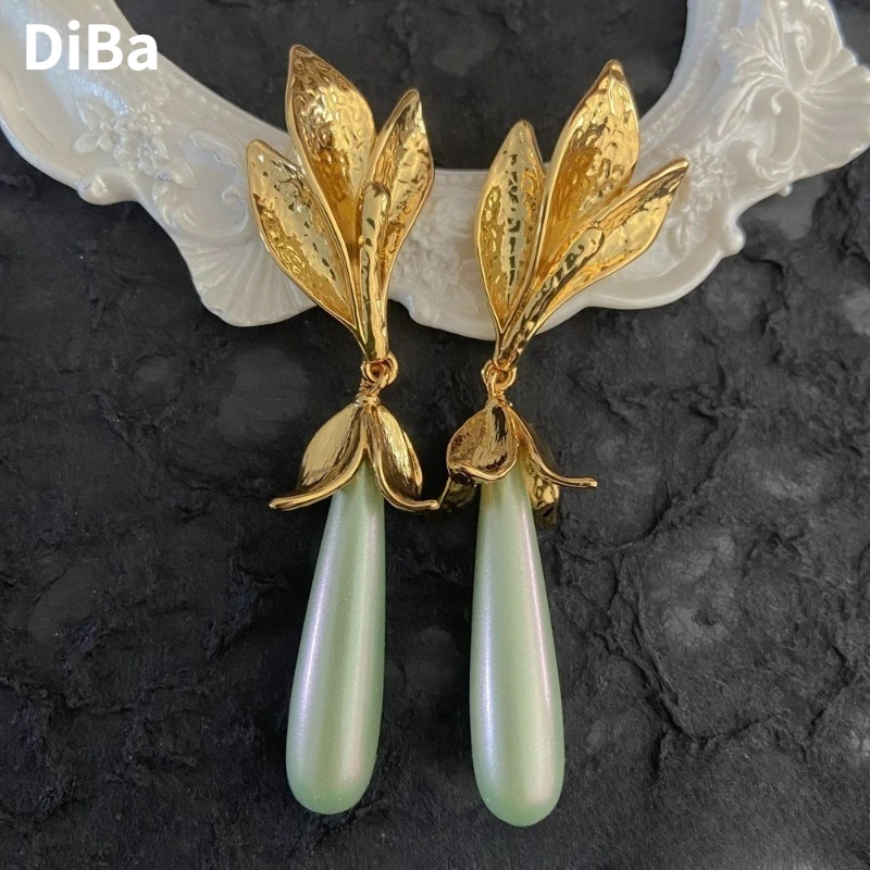 

Fashion Jewelry Vintage Temperament Simulated pearl Water drop Earrings For Women 2025 Delicate Design Pretty Ear Accessories