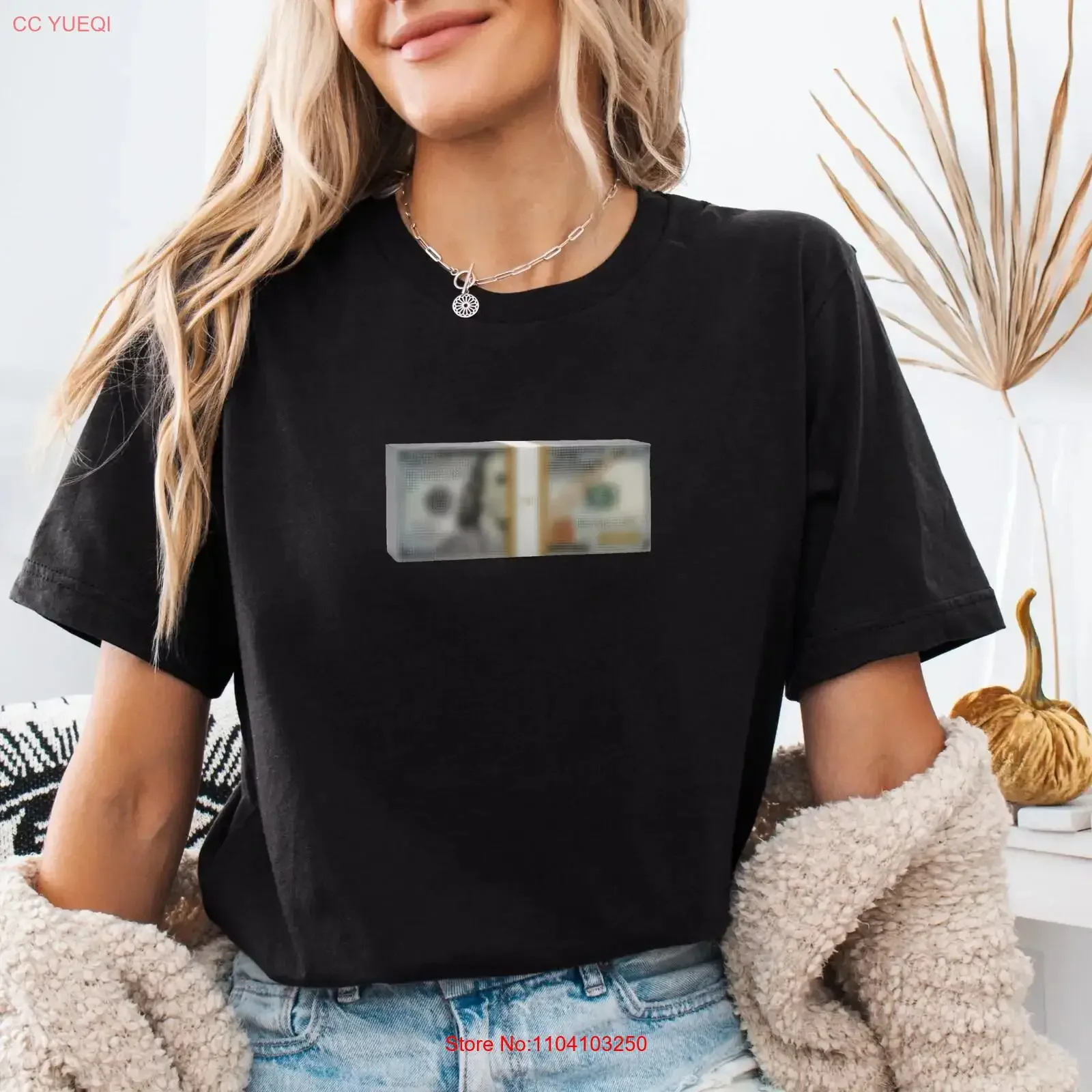 Camiseta Blurred Money Stack, estilo streetwear moderno y minimalista con efecto efecto lavado vintage, para amantes de la moda, los que buscan la riqueza, emprendedores y entusiastas.