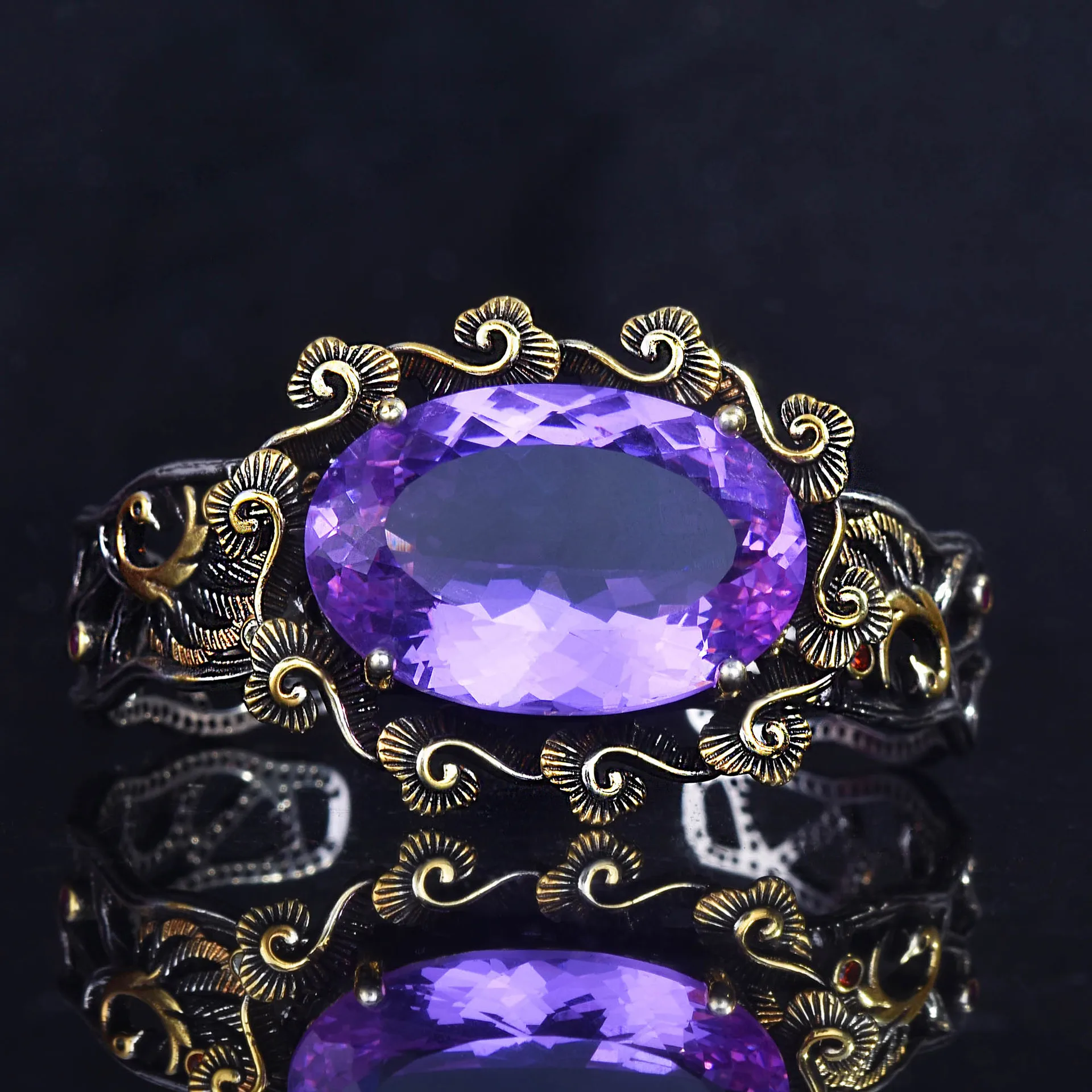 Retro hollow silk silver bracelet, silver and black two-color electroplated color treasure open bracelet.