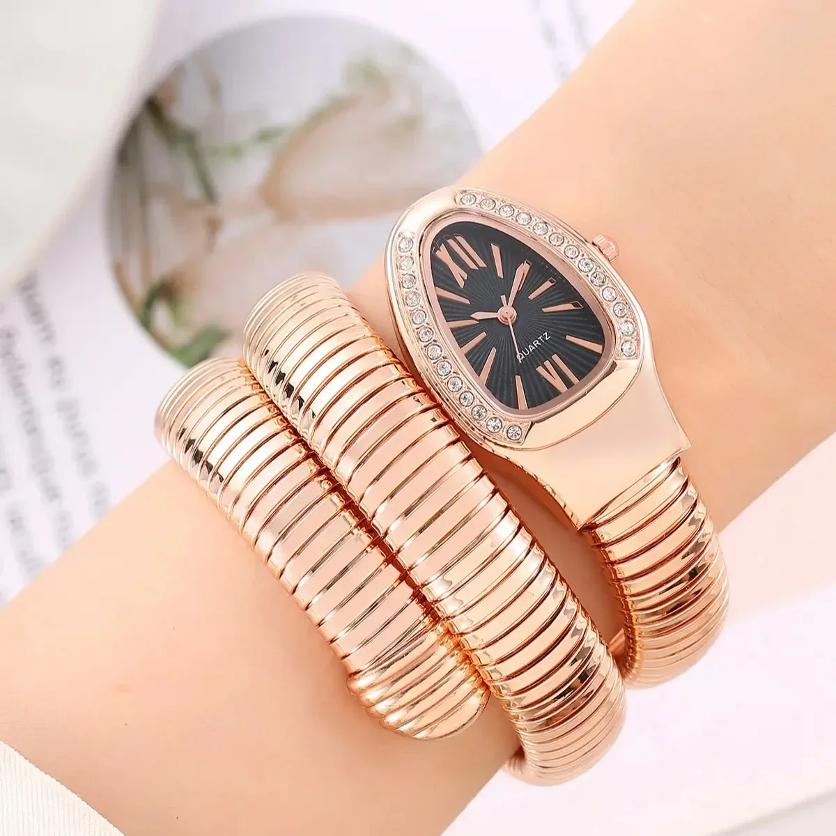 Orologio al quarzo di lusso da donna 1PC Orologio da polso da donna in oro di moda di alta qualità