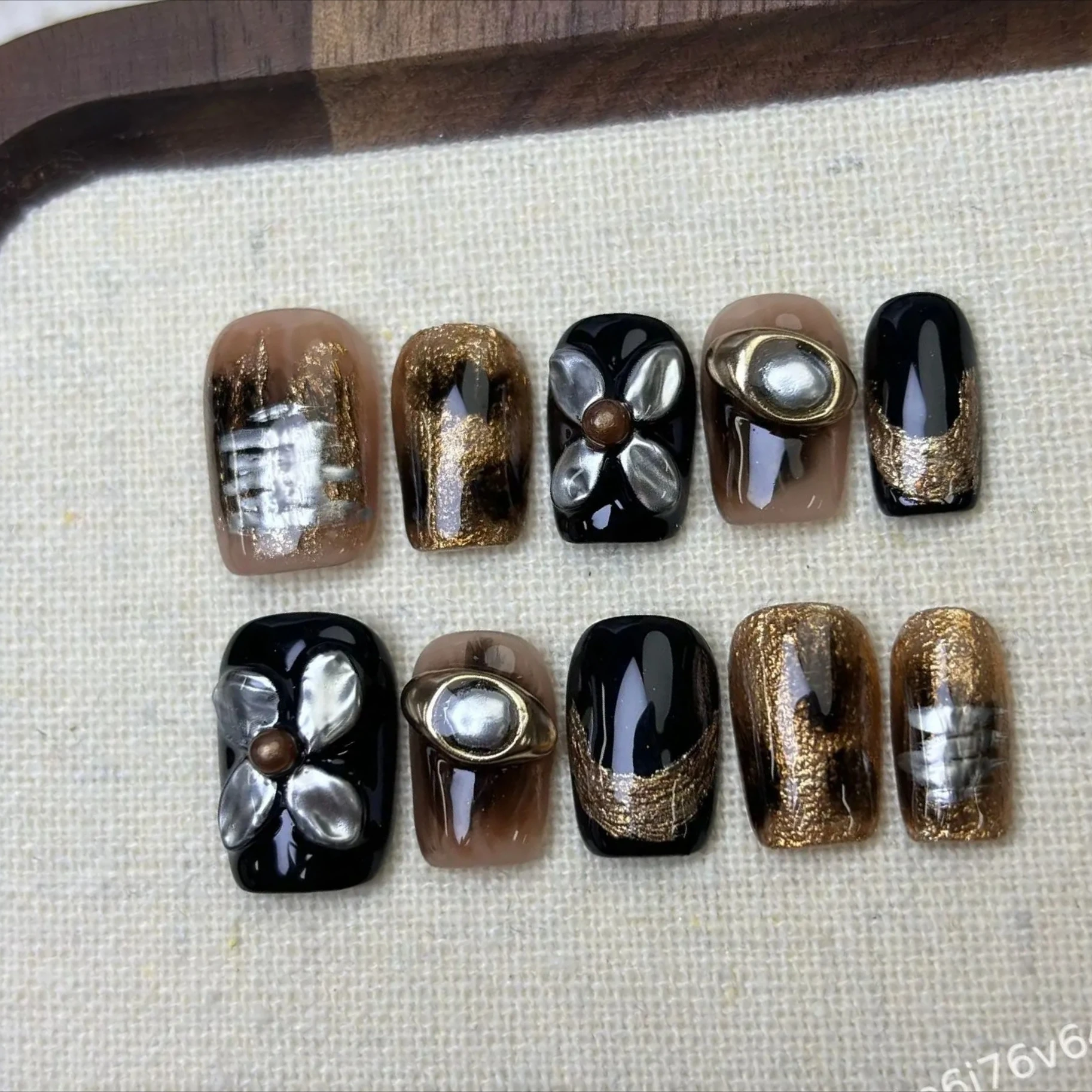 10 stuks Sliver Flower Handgemaakte pers op nagels Winter nepnagels Bruin Retro Valse nagel Korte kunstnagel Jezus Diego Diego Diego Diego Diego Diego