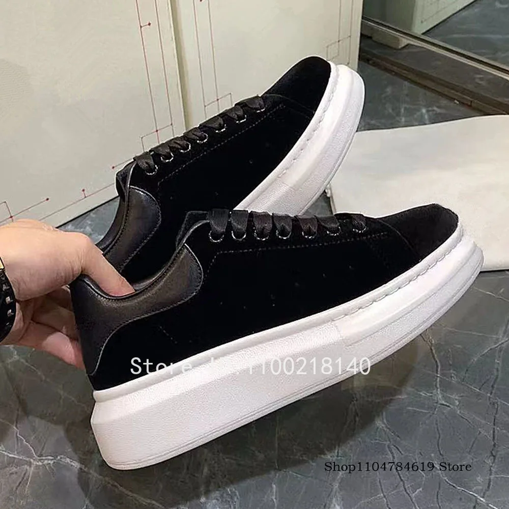 Nuevos zapatos de plataforma blancos informales, versátiles y elegantes, aptos tanto para hombres como para mujeres, perfectos para parejas.