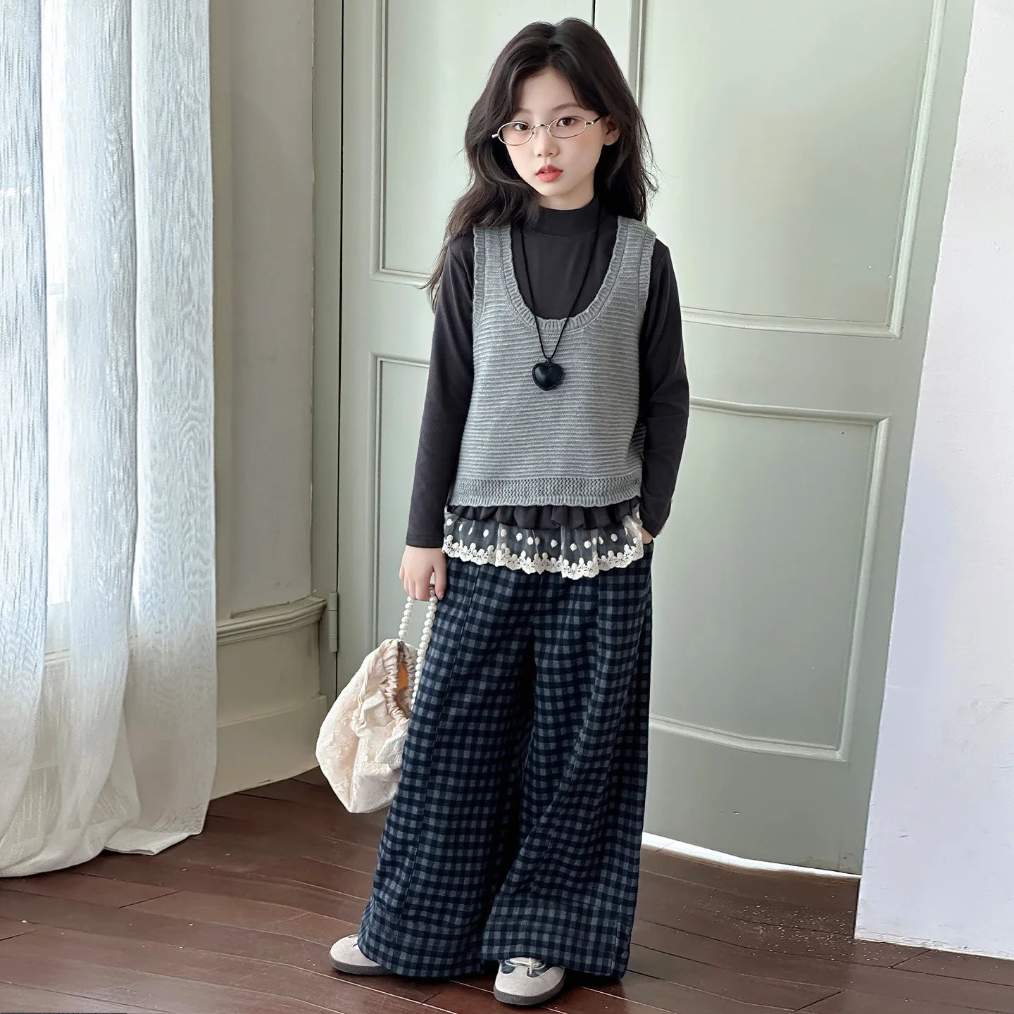 

Korean Children Girls 3pcs Suits Autumn Round Neck Undershirt+Knitted Vest+Lace Patchwork Plaid Pant Junior Girls Casual Sets
