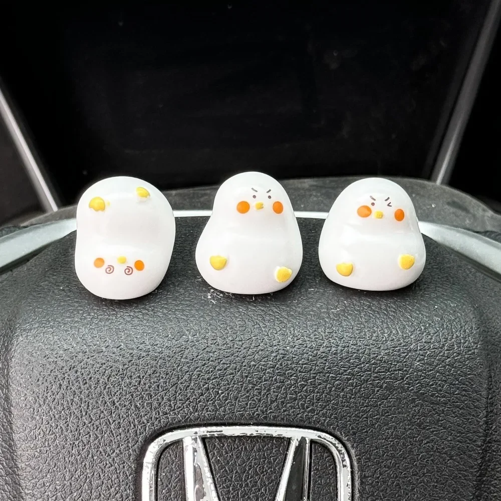 Little White Duck Car Ornaments Funny Cartoon Plump White Duck Resin Ornament Microscopic Automotive Dashboard Home Decoration