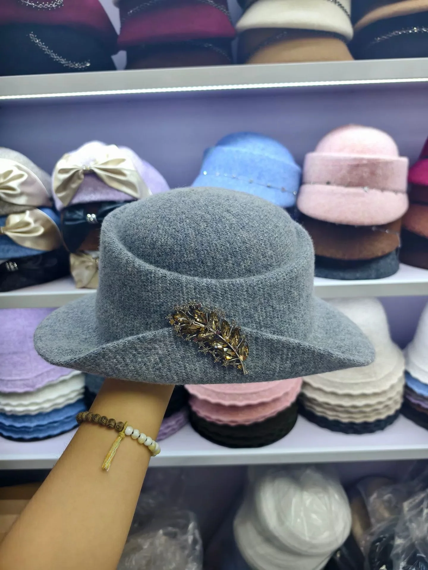 Women's Elegant Fall/Winter Feathered Top Hat, Blended Wool Fisherman's Bucket Hat, French Casual Hat