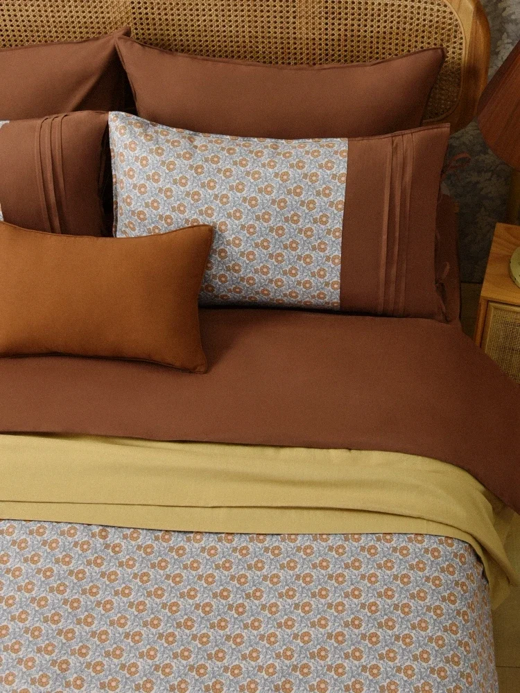 four-piece set on the bed, cotton pure cotton sheets, quilt cover, pillow cover bedding, light luxury and high-end sense
