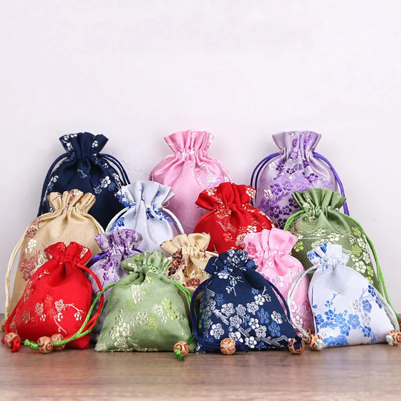 50pcs/lot Chinese Style Flower Satin Embroidery Drawstring Bags Wedding Candy Packaging Bag New Year Traditional Brocade Sachet