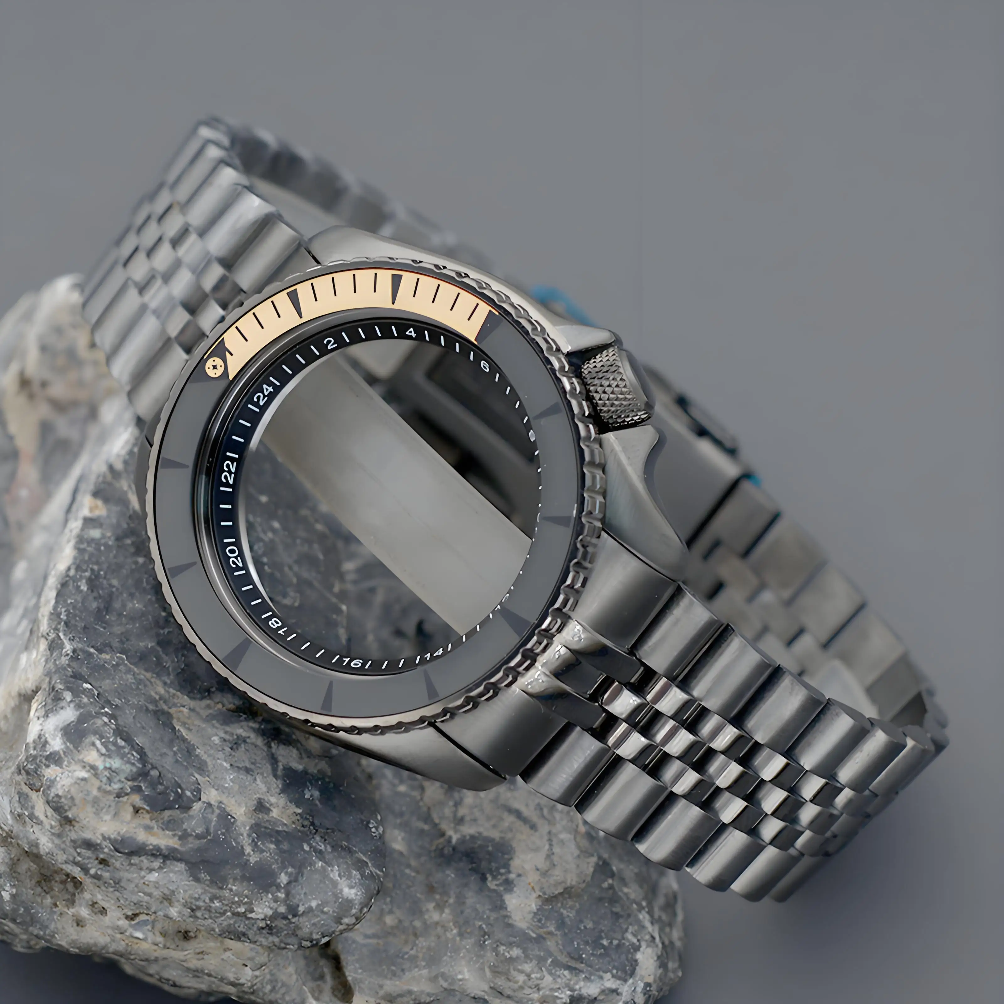 Men's Watch Case With Bracelet Gun Colour Fit NH34 NH35 NH36 Sapphire Glass 200M Waterproof Gun Colour Case Design SKX007 SKX009