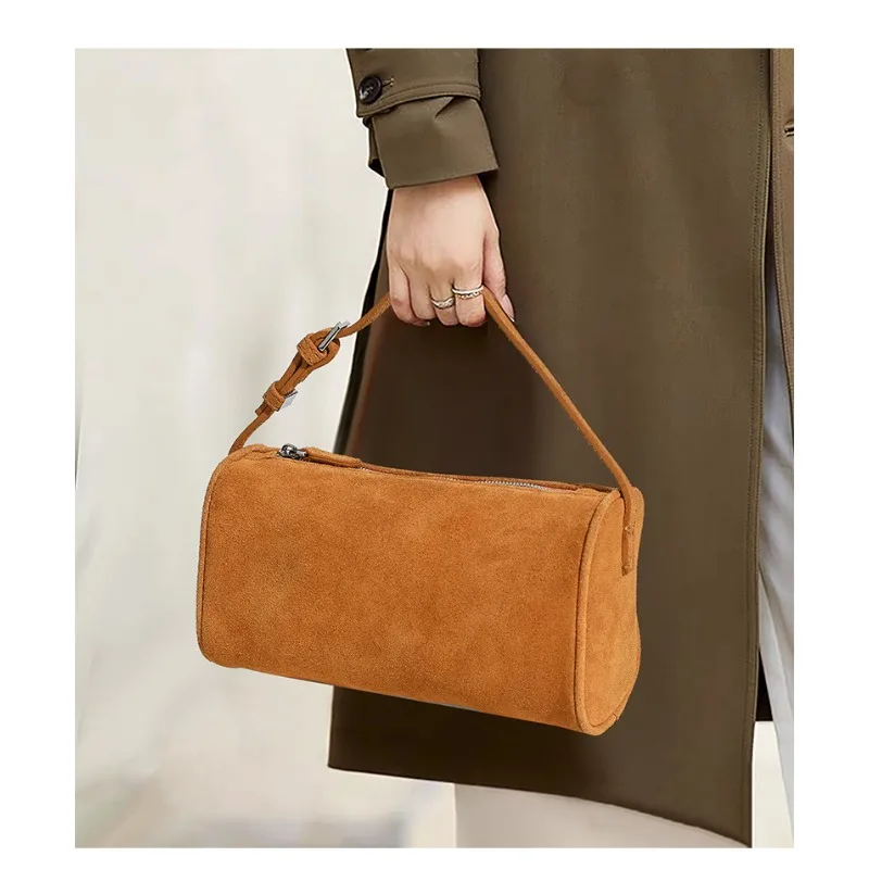 2026 NUEVA Exquisita Bolsa de Hombro Pequeña Tipo Almohada de Cuero de Ante Mate Negro para Mujer, Bolso Cruzado de Forma Redonda, Bolso de Hombro Femenino de Ante