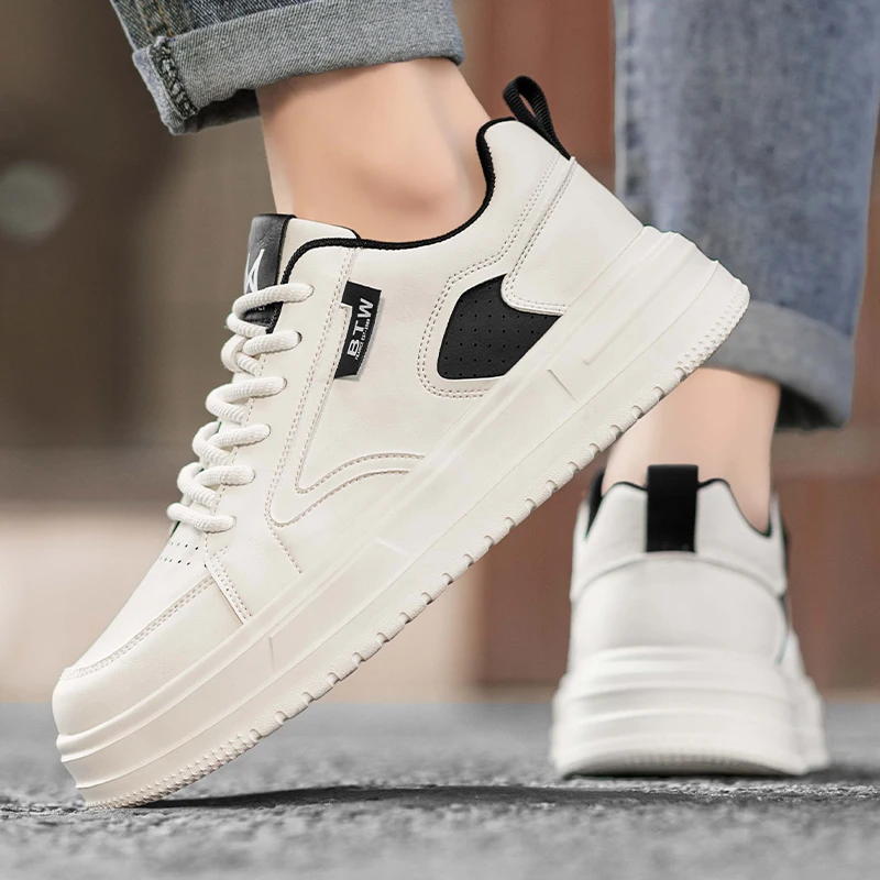 2025 Nuevas zapatillas blancas de otoño para hombre: zapatos casuales transpirables, estilo de pareja, de moda y más vendidos