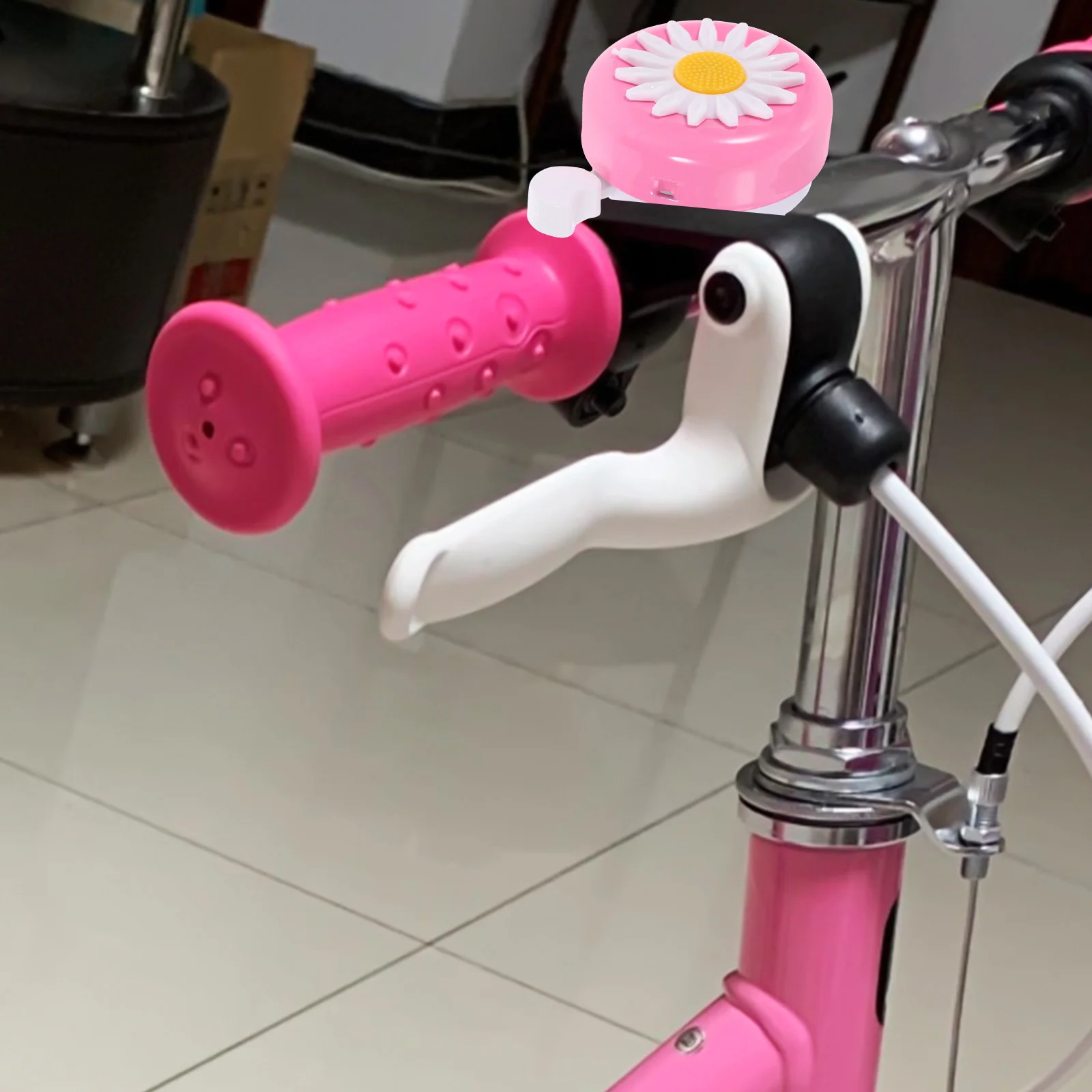 

2Pcs Bicycle Bell Cartoon Chrysanthemum Shaped for Bike Easy Installation Lightweight Bike Handlebar Ring Bell Pink White