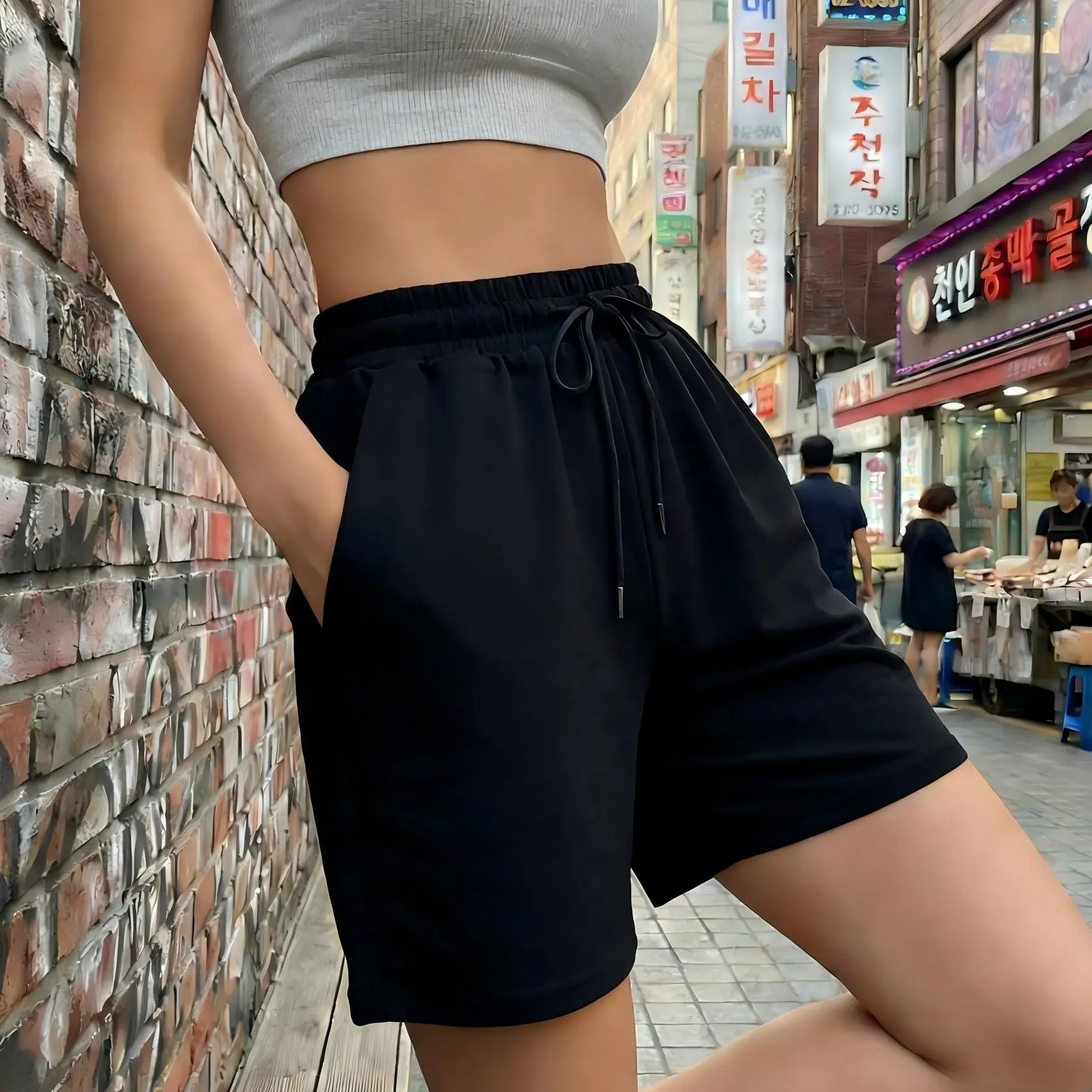 

Women's casual shorts, drawstring waist, double pockets, elegant solid color, loose fit, versatile sweatpants.
