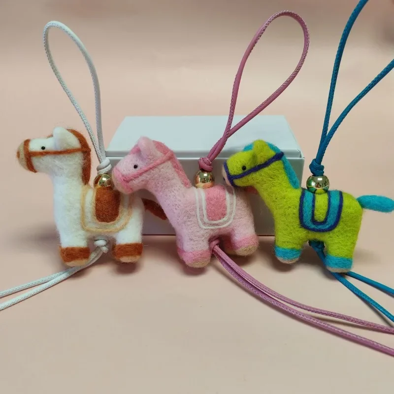 Handmade Wool Felt Pony Keychains Cute Couple Bag Charm Car Hanging Ornament Creative Pendant Birthday Gifts Women Men