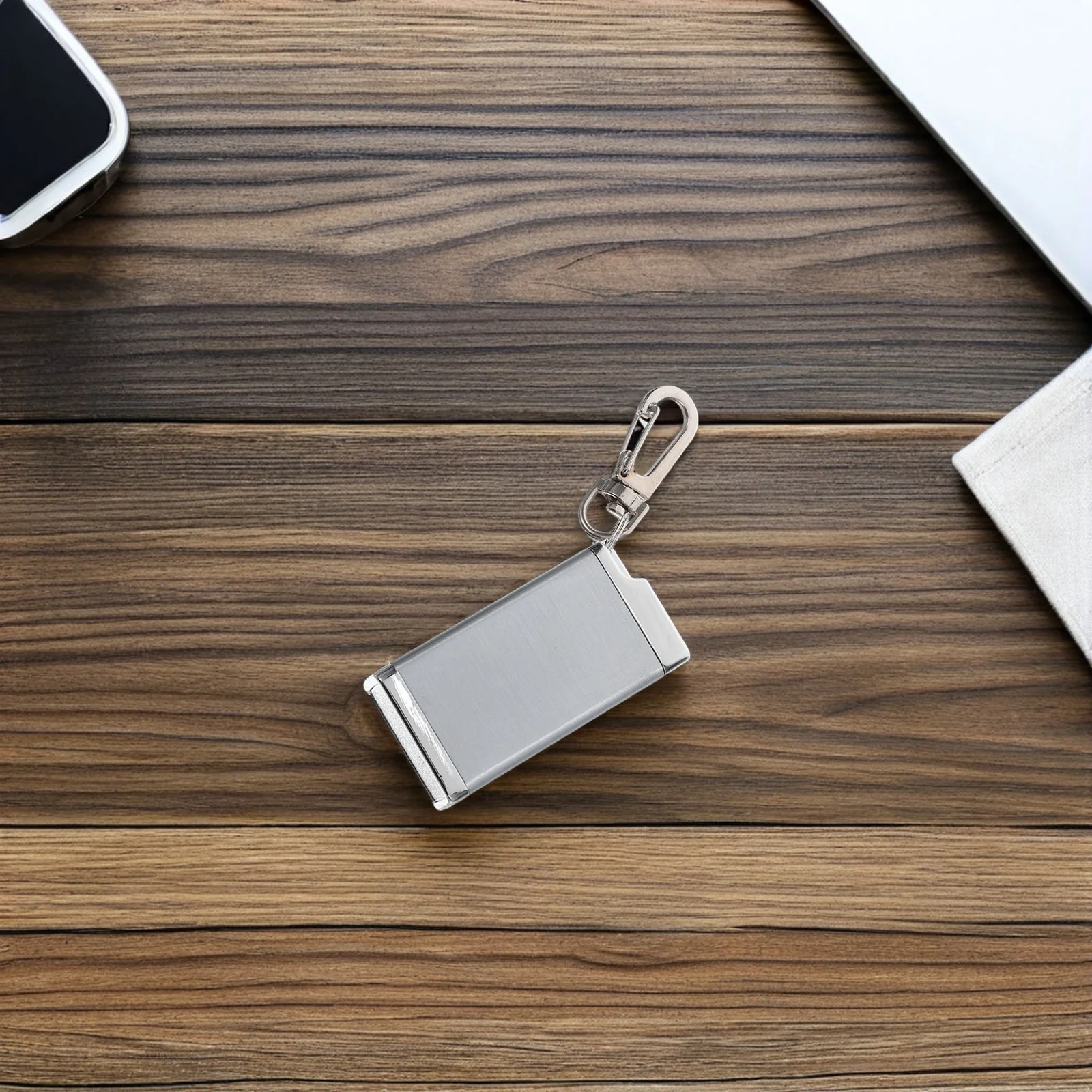 

Portable Ashtray with Keyring Car Keychain Household Organizer Automatic Iron Automotive Ashtrays Travel