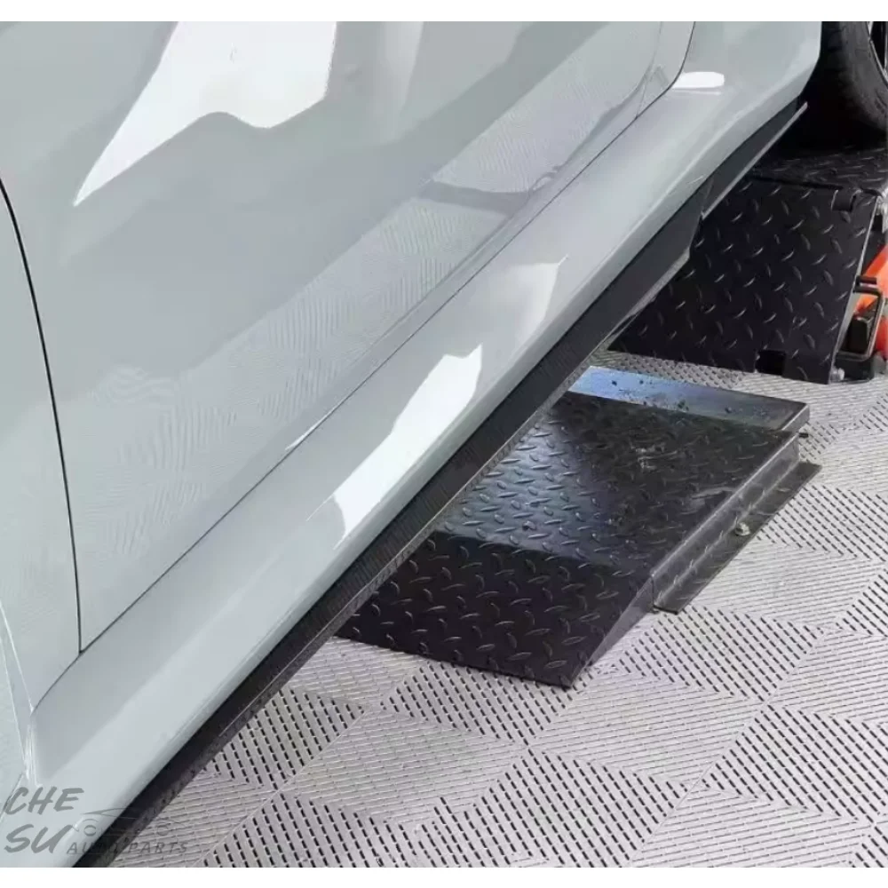Upgrade Dry Carbon Fiber R44 Style Side Skirts, Skirt Edge Diffusers, and Side Diffuser Body Kit for BMW M2 (G87)