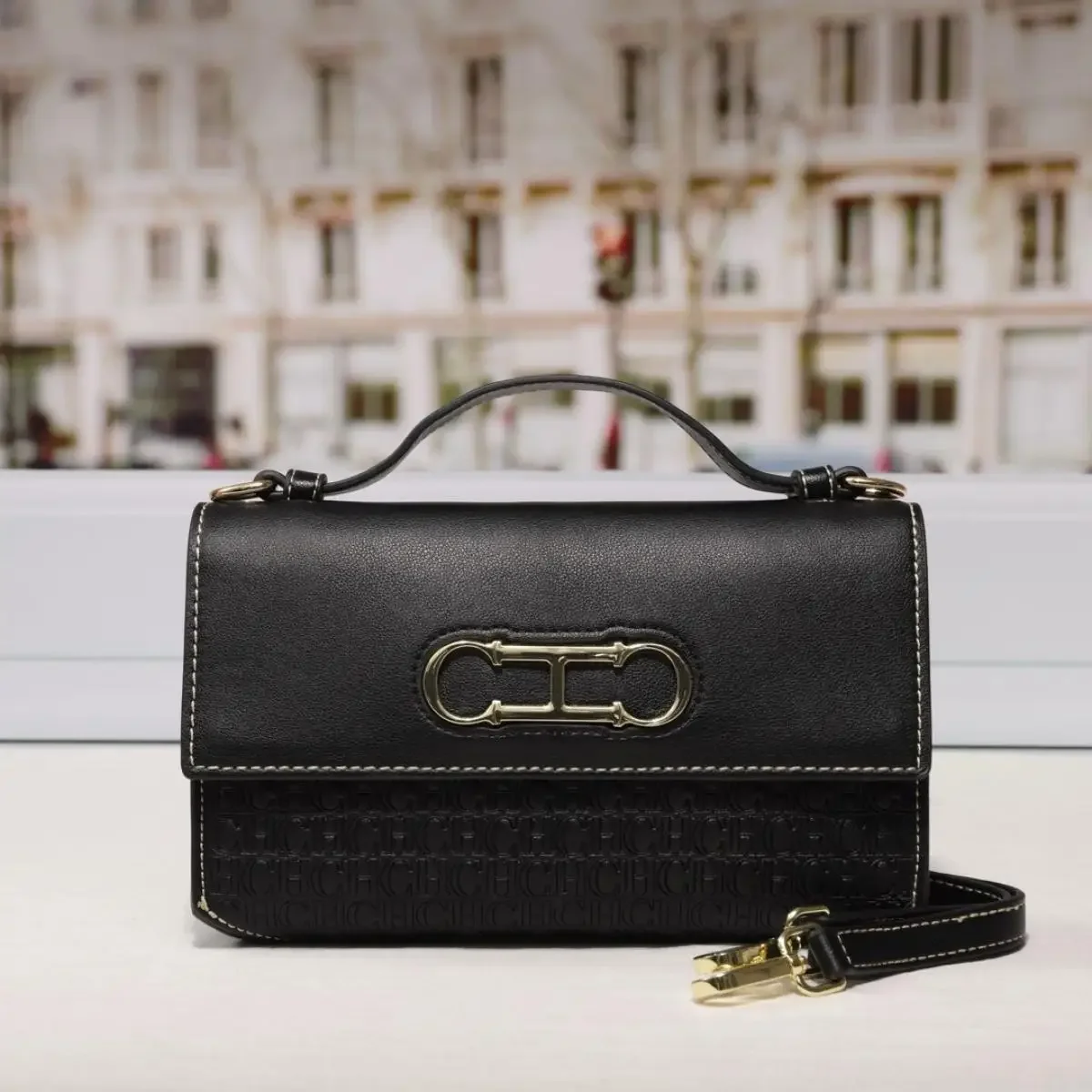 

Women's Classic Retro Fashion Shoulder Bag Light Luxury Popular Classic Models Large Capacity Brand Logo Buckle Crossbody Bag