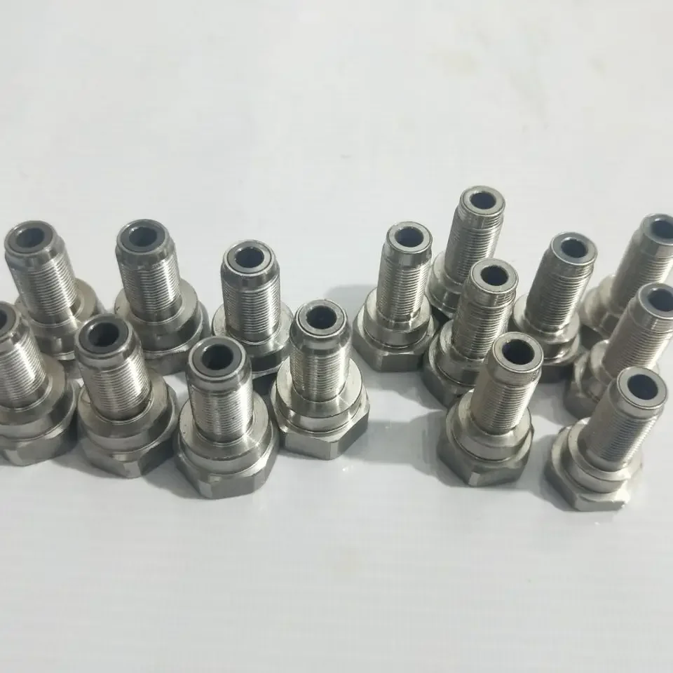 

Piston Pump Outlet Valve Airless Accessories Pump Parts for Airless Paint Sprayer Mrk V 390/595/1095/5900/7900/970 Piston Valve