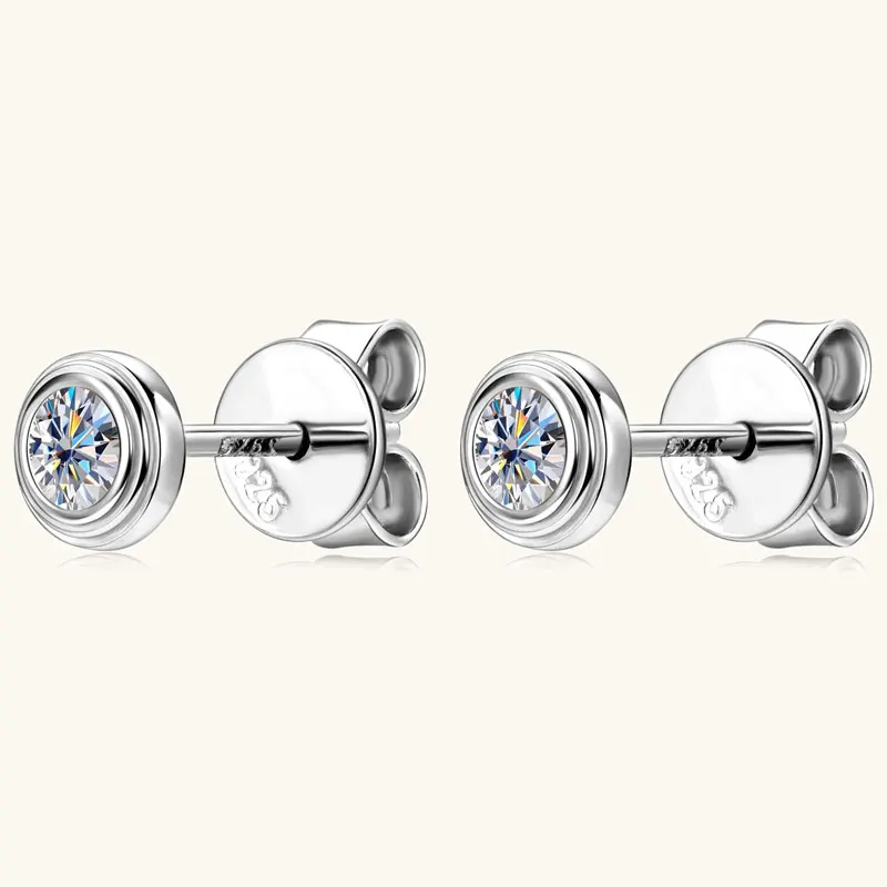 IOGOU D0.10CT Runde Ohrstecker mit Moissanit-Diamant, 925er Sterlingsilber, Original-Edelschmuck für Frauen und Mädchen, Jahrestagsgeschenke – Detail 9