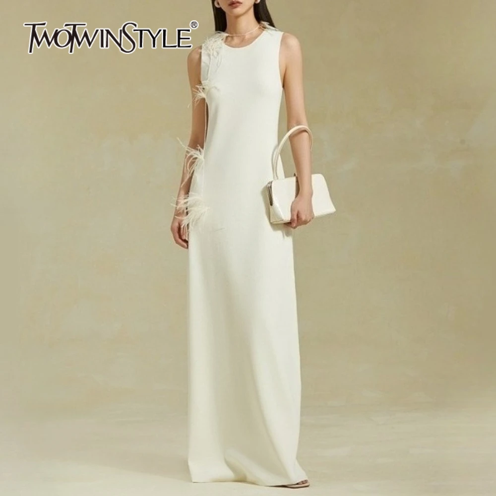 

TWOTWINSTYLE Slimming Spliced Feathers Minimalist Dresses for Women Round Neck Sleeveless Temperament Dress Female Clothing New