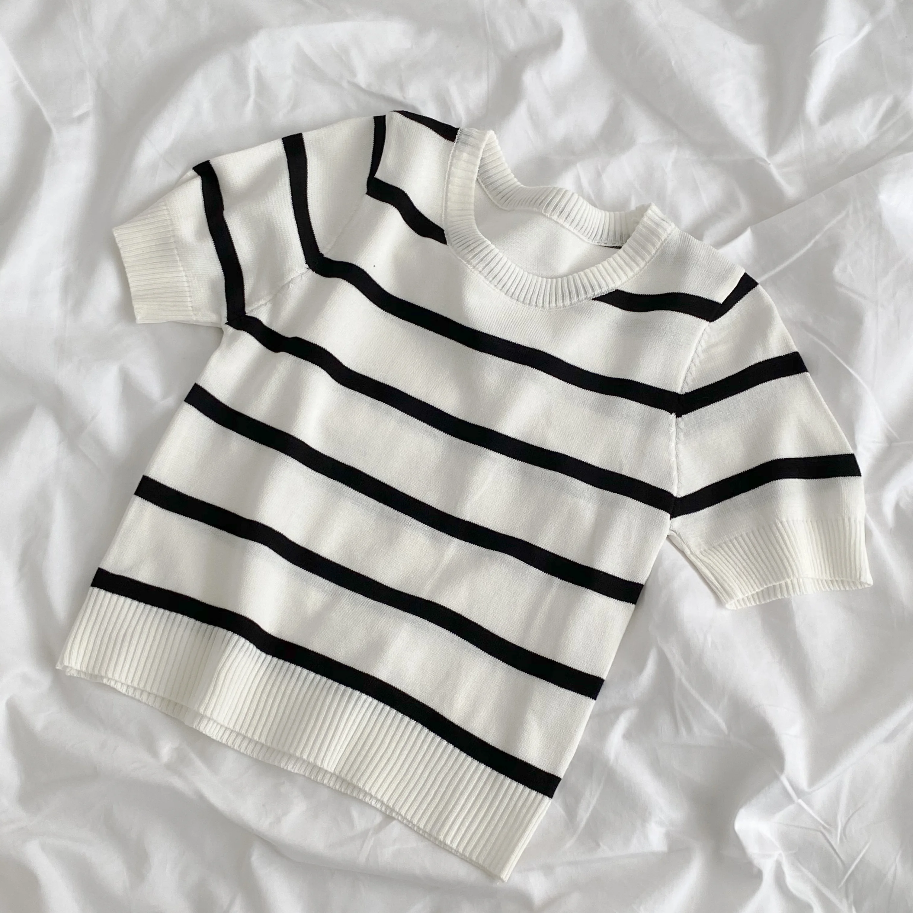 Vintage Stripe Knitted T-Shirt Women\'s 2023 Spring Summer New Fashion All-matched O- Neck Short Sleeve Slim Short Shirt Tops