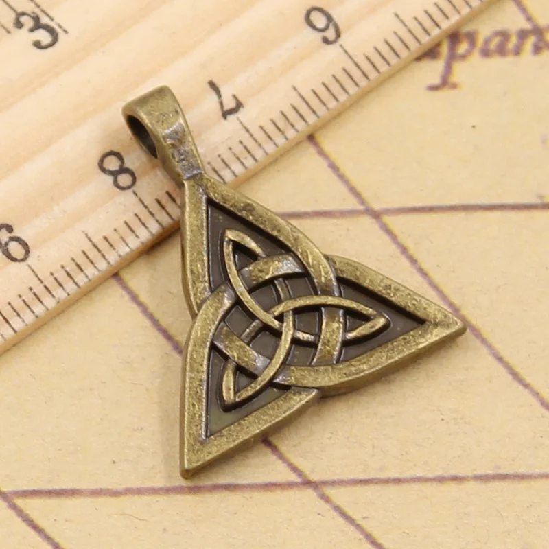 10pcs Charms Irish Knot Amulet Talisman 28x24mm Tibetan Bronze Silver Color Pendants Antique Jewelry Making DIY Handmade Craft