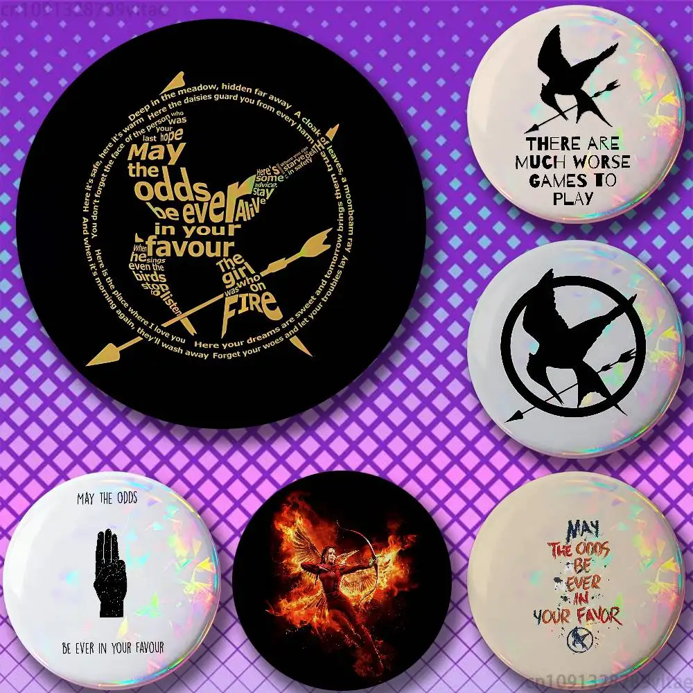 Broches de 58 mm de The Hunger Games, insignias redondas de esmalte hechas a mano para mochilas, ropa y joyería